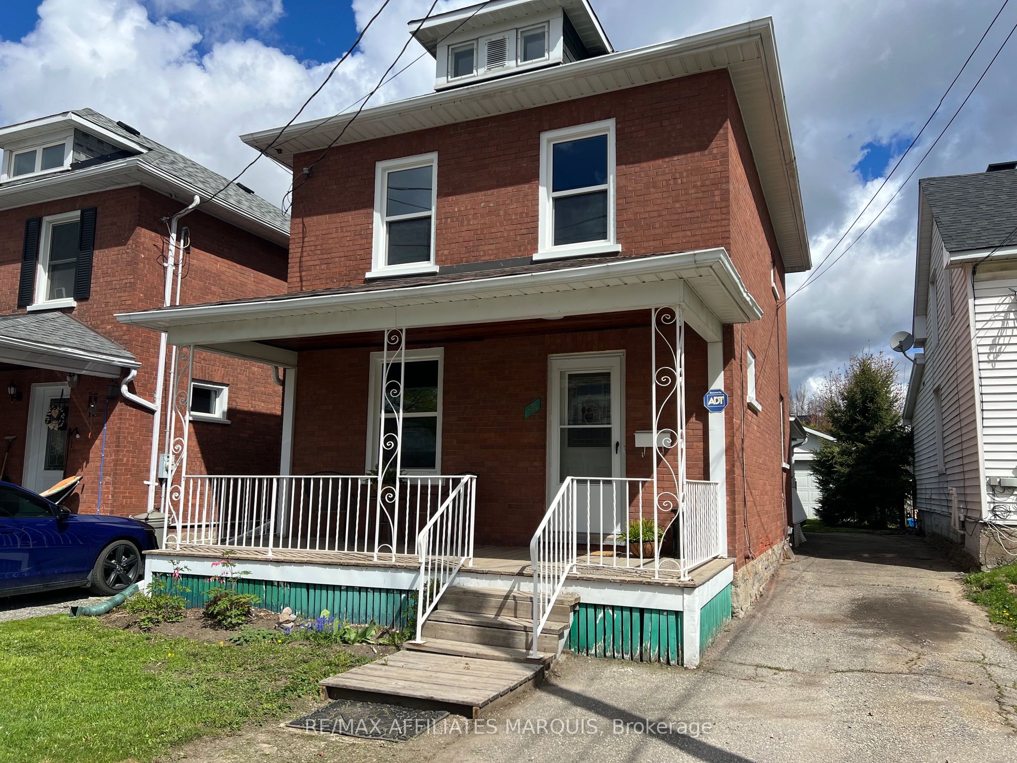 58 William Street W, Smiths Falls, ON K7A 1N3 photo 2