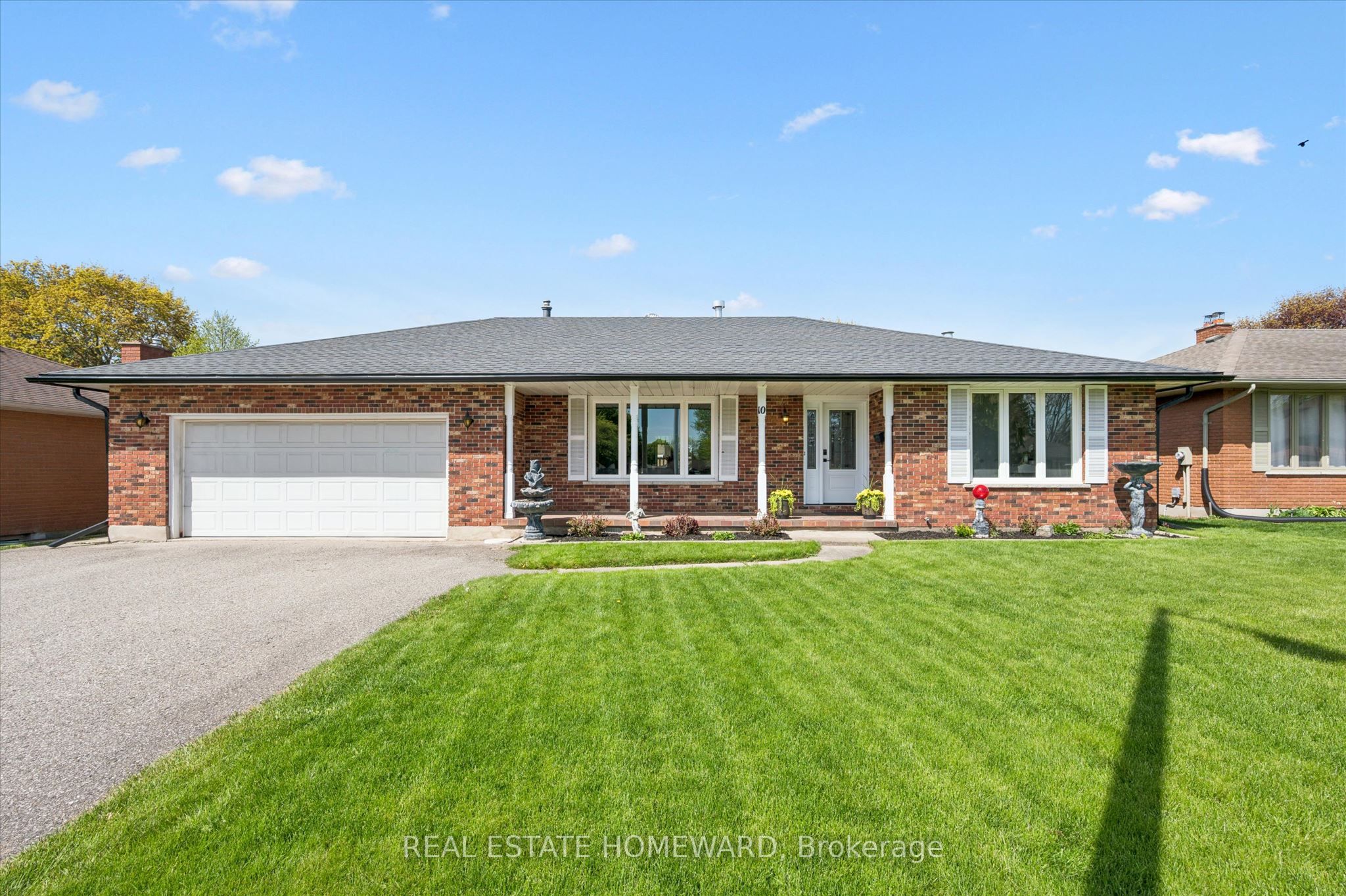 10 Alexander Avenue, Tillsonburg, ON N4G 2X9 photo 2