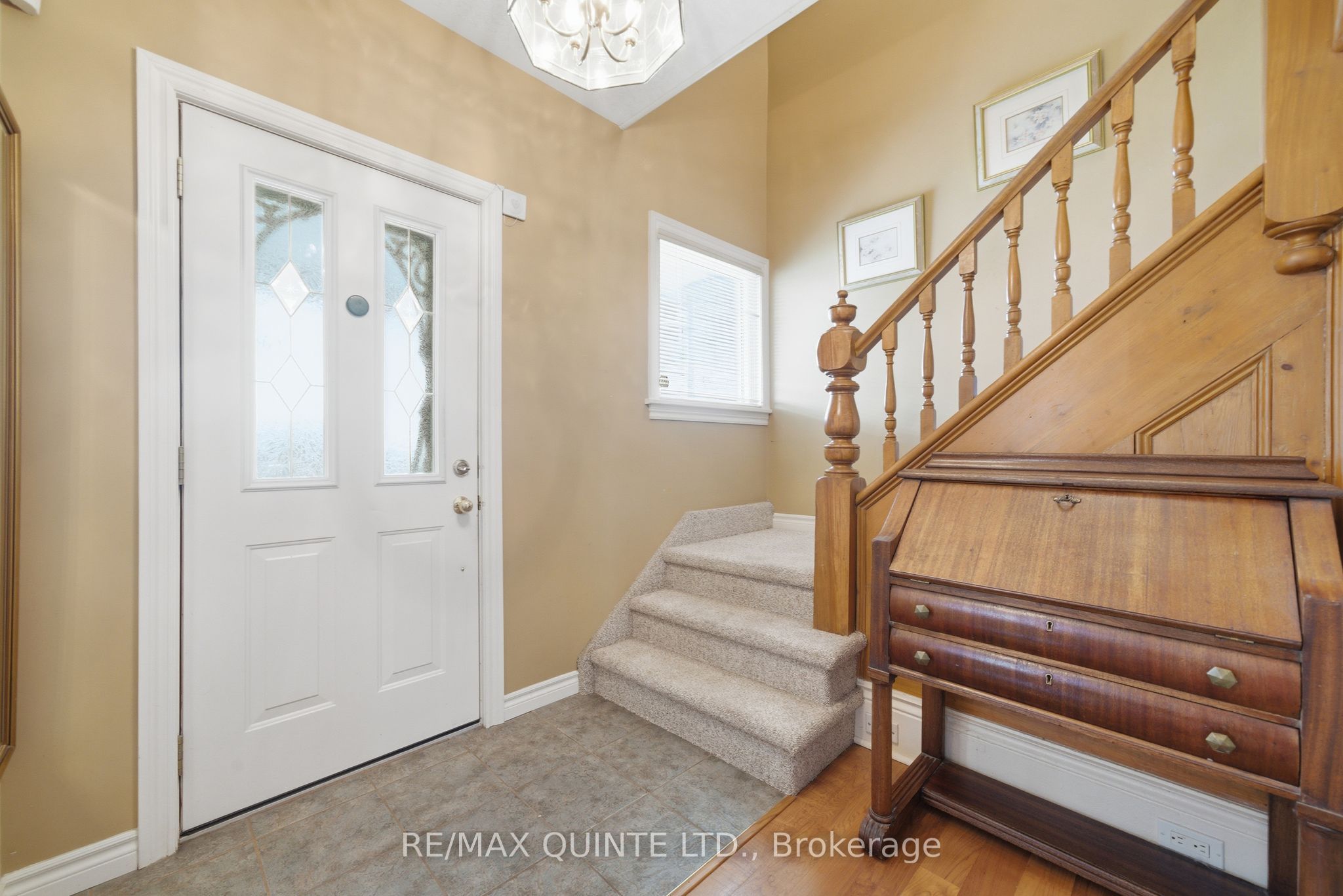 94 Dundas Street E, Belleville, ON K8N 1C1 photo 4