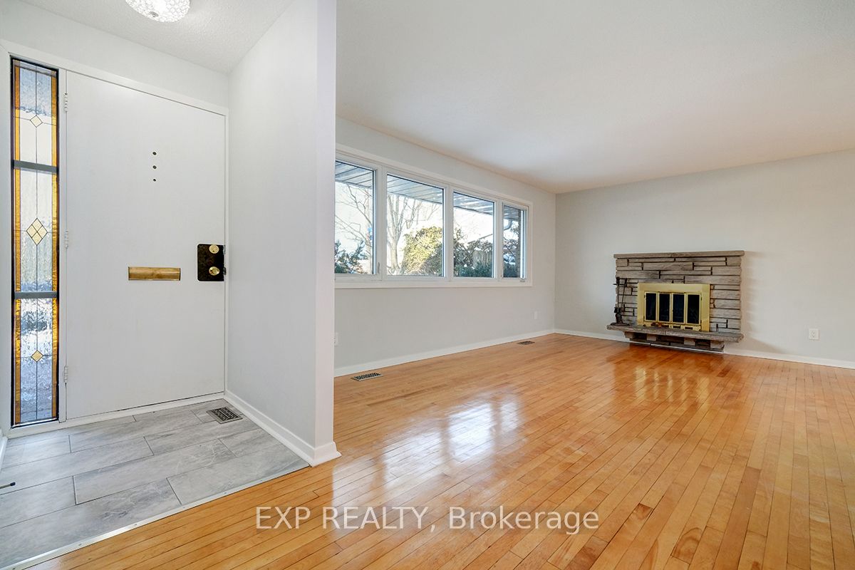 728 Fielding Drive, Billings Bridge - Riverside Park and Area, ON K1V 7G5 photo 4