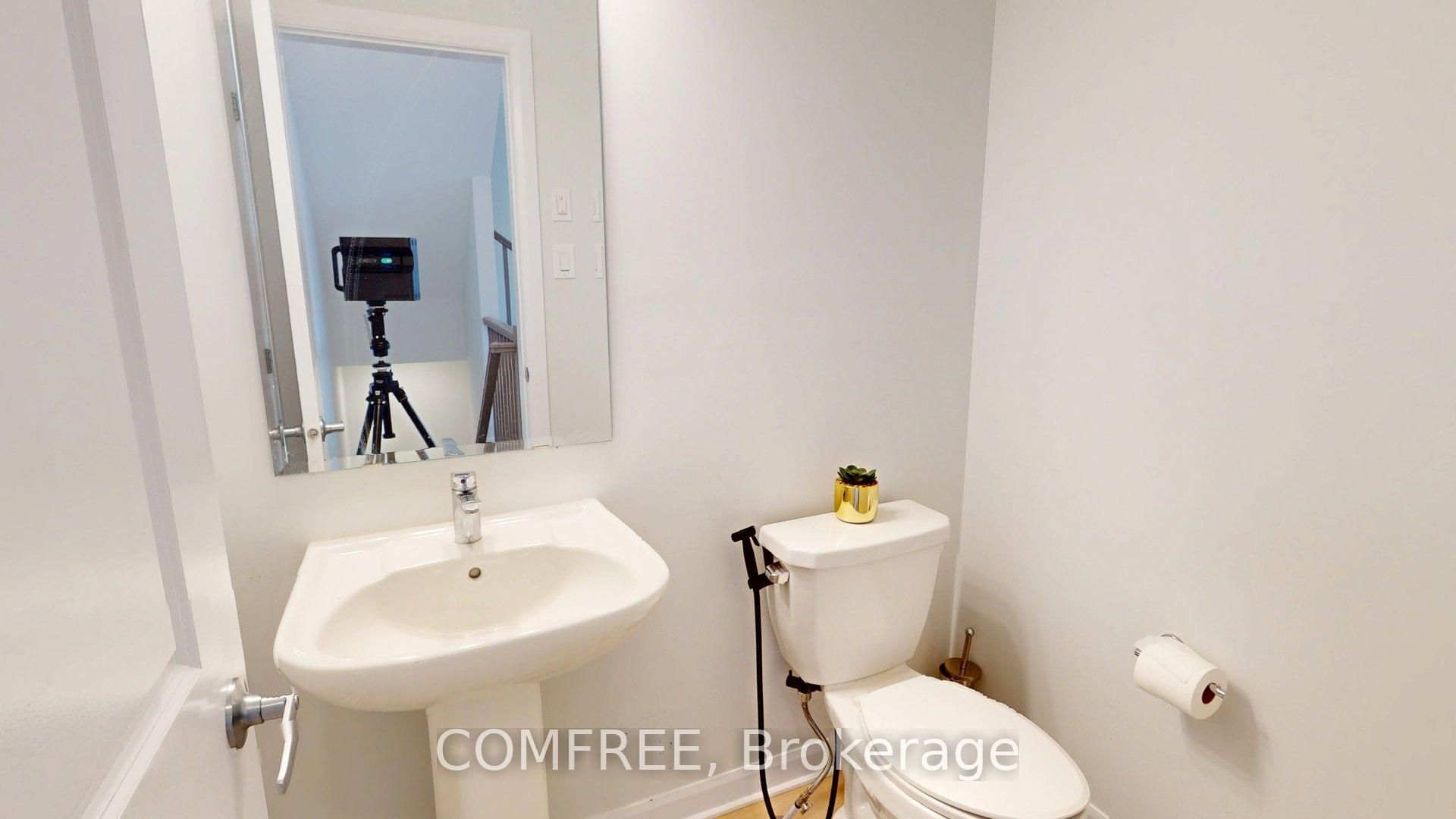 272 Elsie Macgill Walk, Kanata, ON K2W 0L2 photo 5