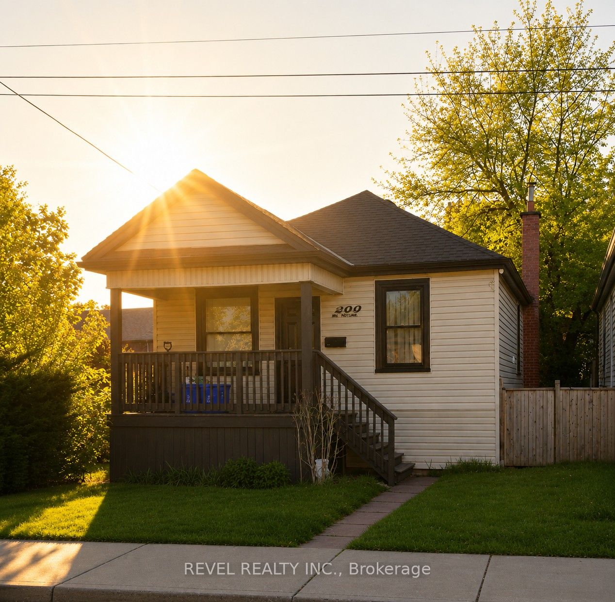222 Kensington Avenue N, Hamilton, ON L8L 7N7