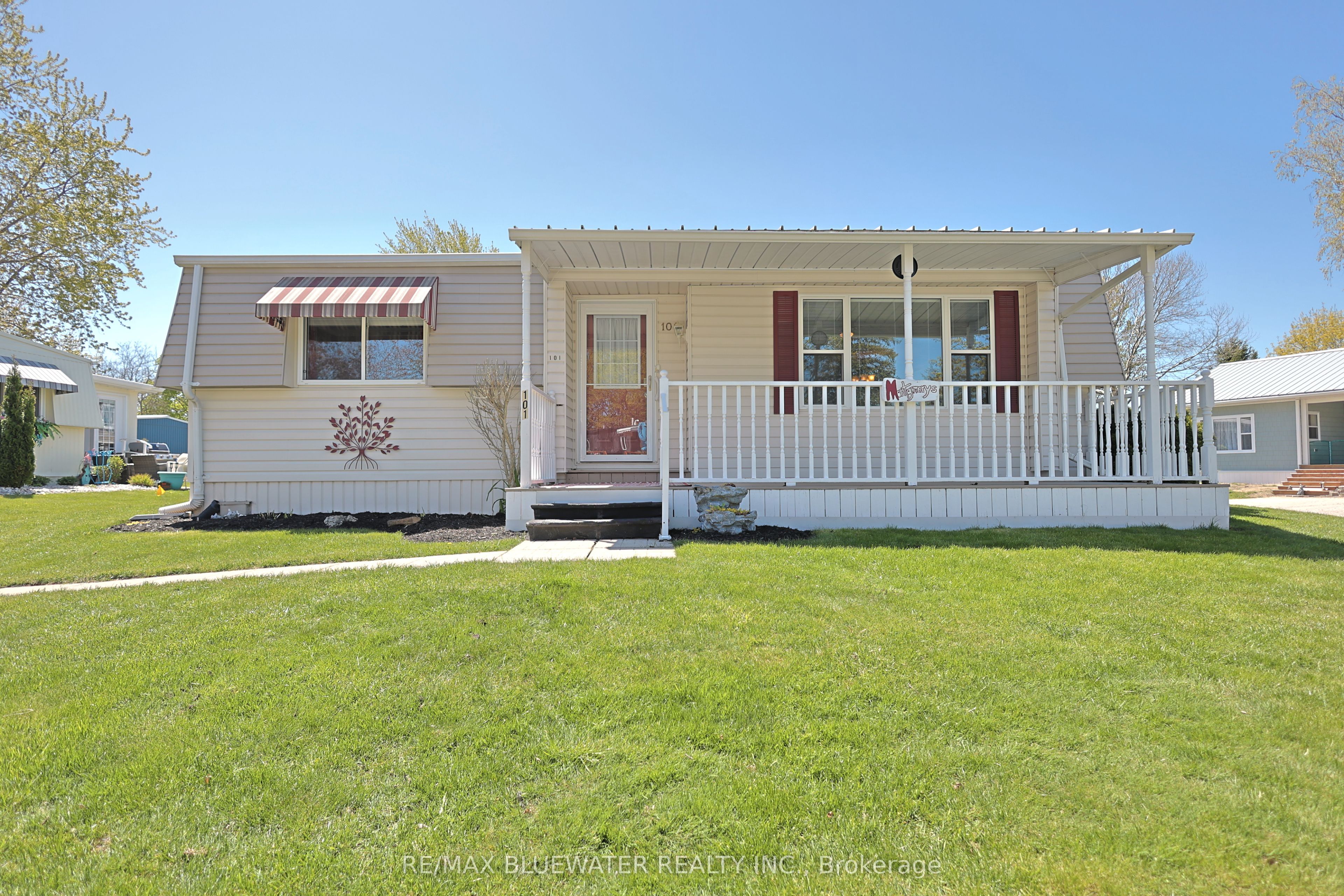 101 Shannon Boulevard, South Huron, ON N0M 1T0