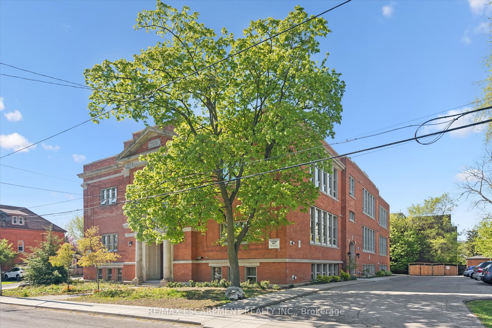 357 Hunter Street W 36, Hamilton, ON L8P 1S6 photo 4