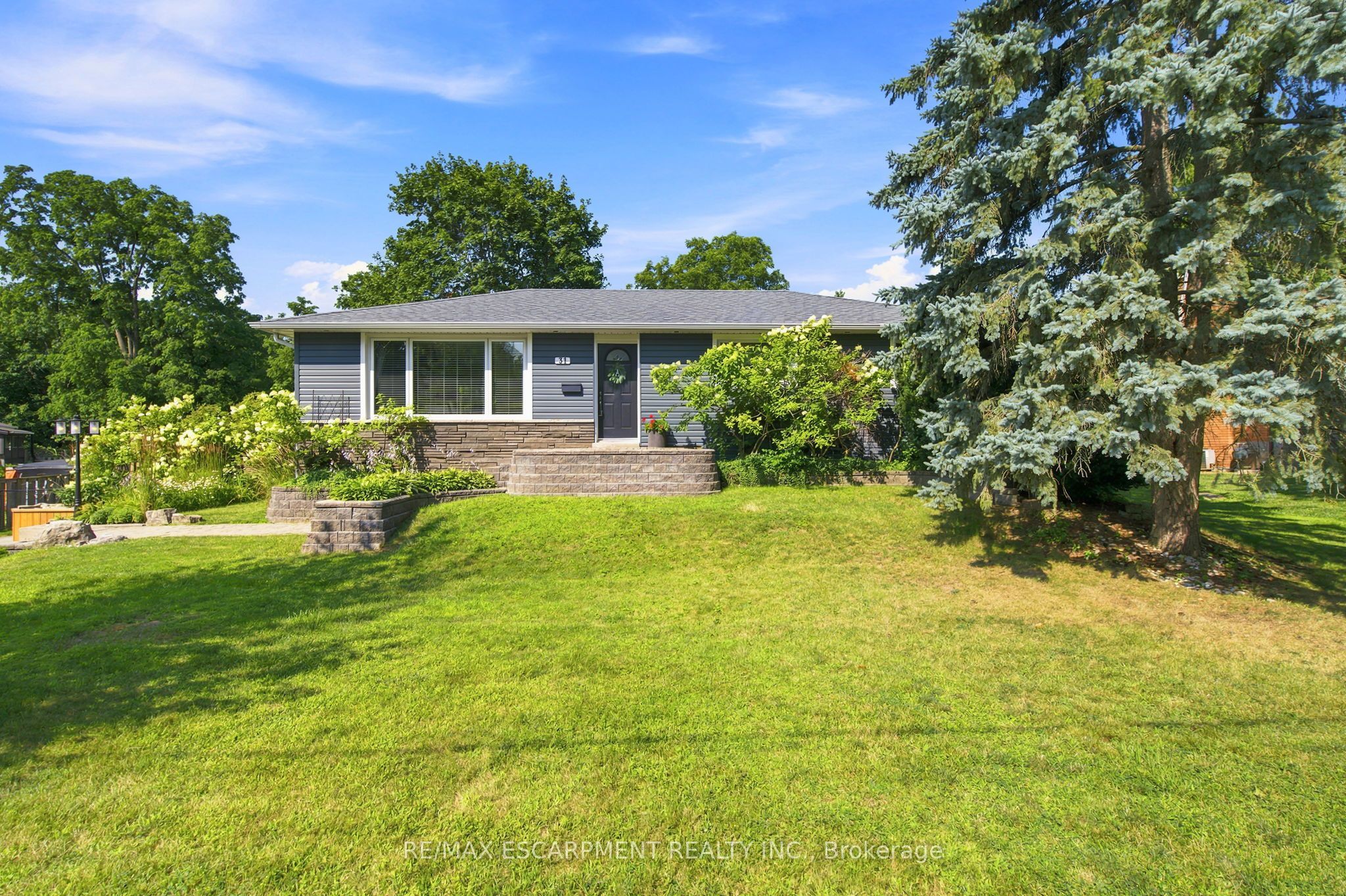 31 Algonquin Avenue, Hamilton, ON L9H 7K9 photo 5