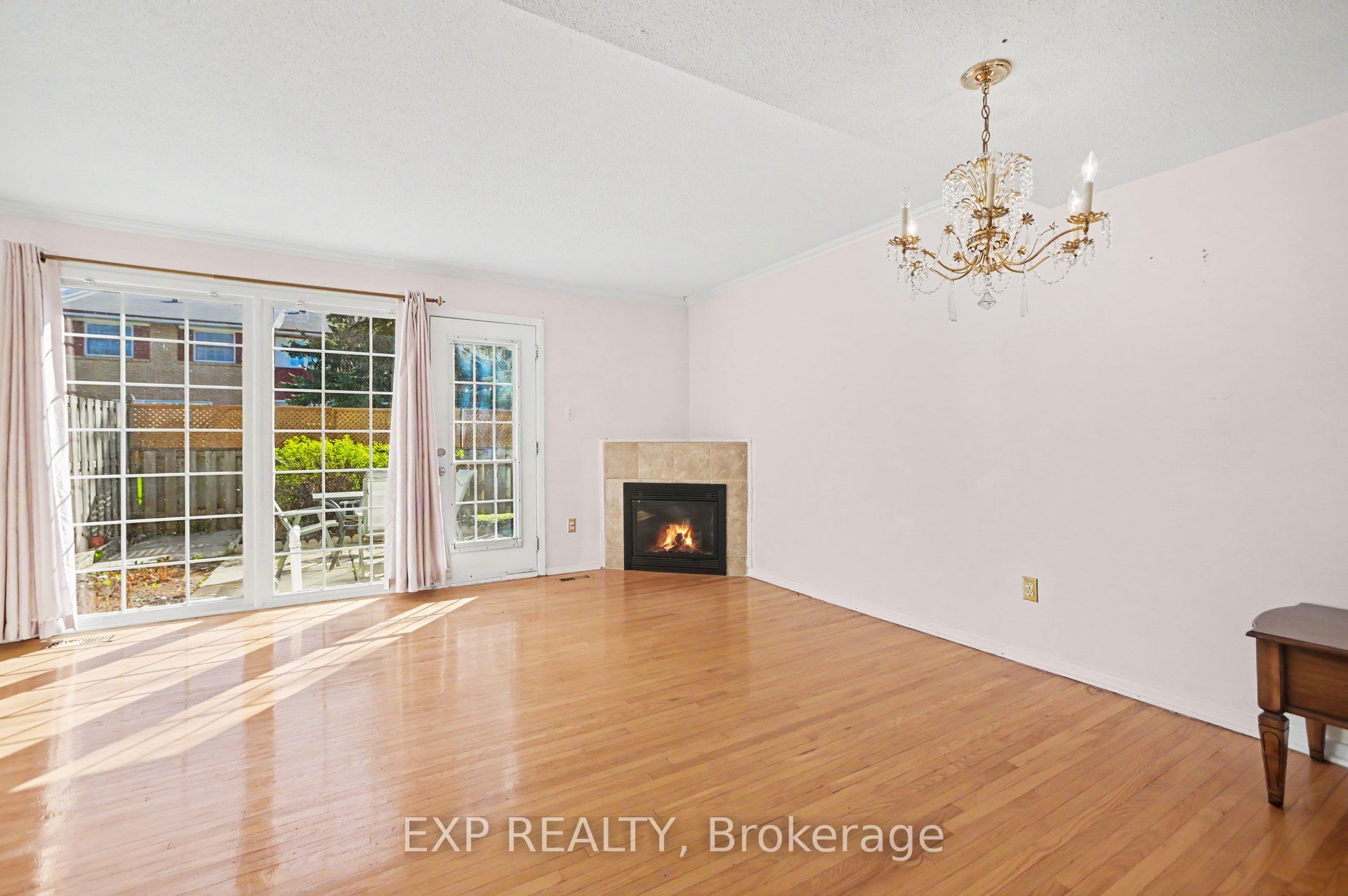 61 Monterey Drive, South of Baseline to Knoxdale, ON K2H 7A9 photo 4