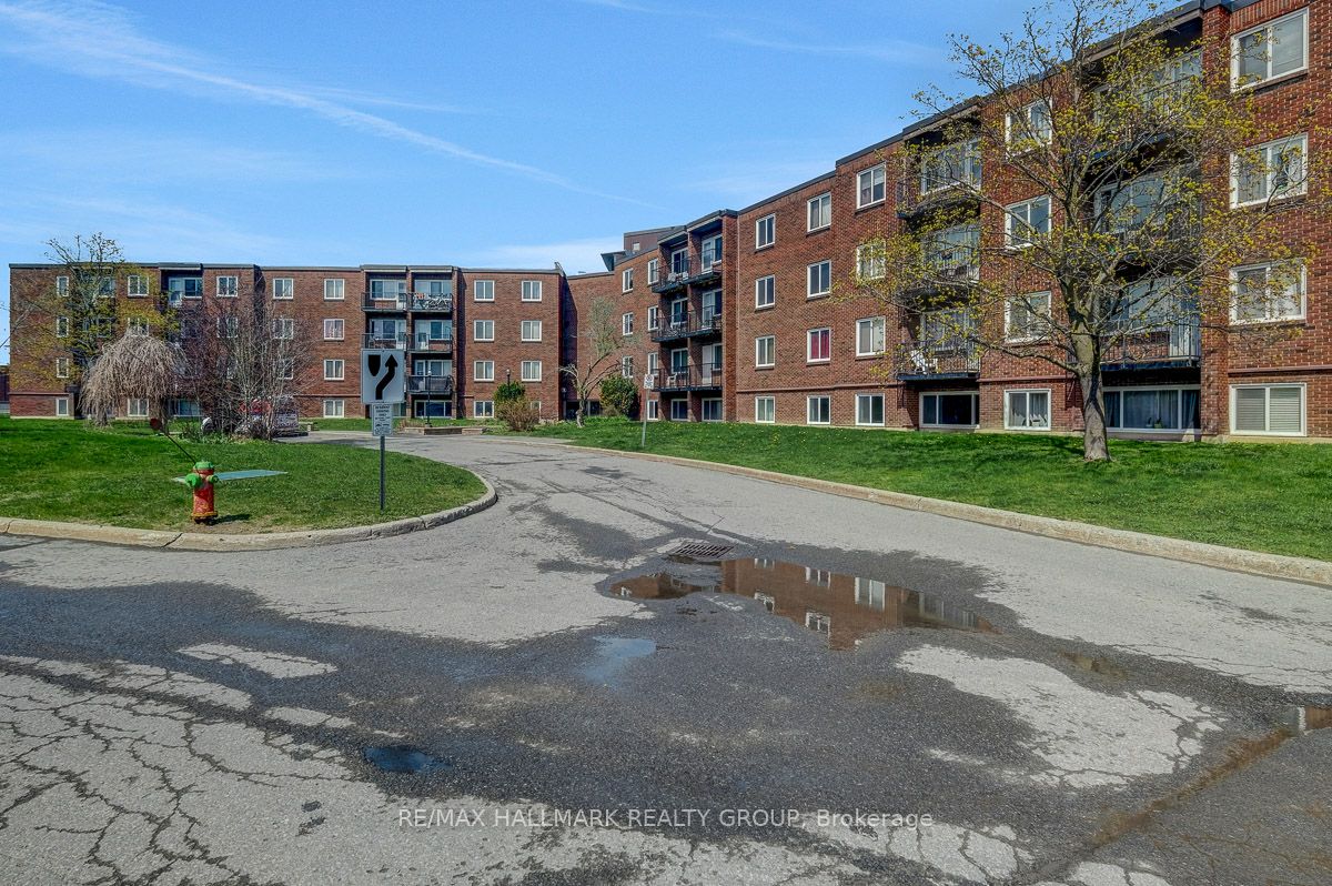 2041 Arrowsmith Drive 105A, Beacon Hill North - South and Area, ON K1J 7V7