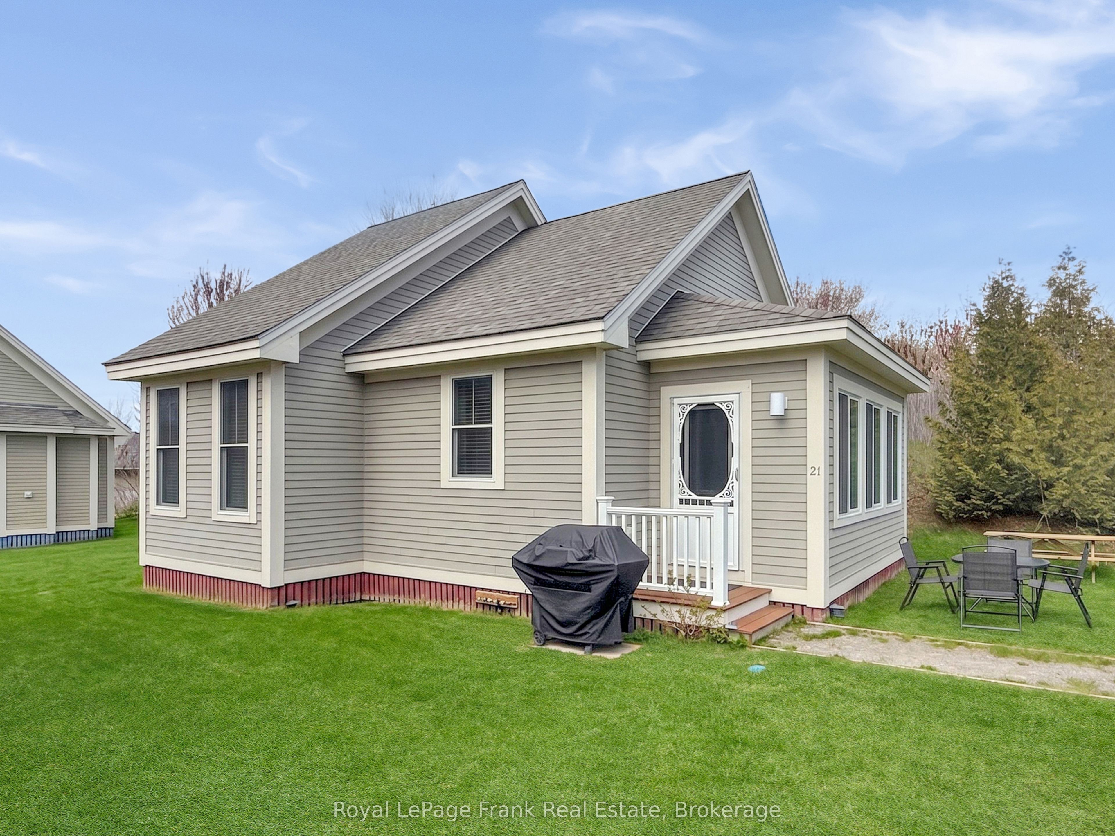 26 Meadow View Lane 13, Prince Edward County, ON K0K 1P0 photo 2