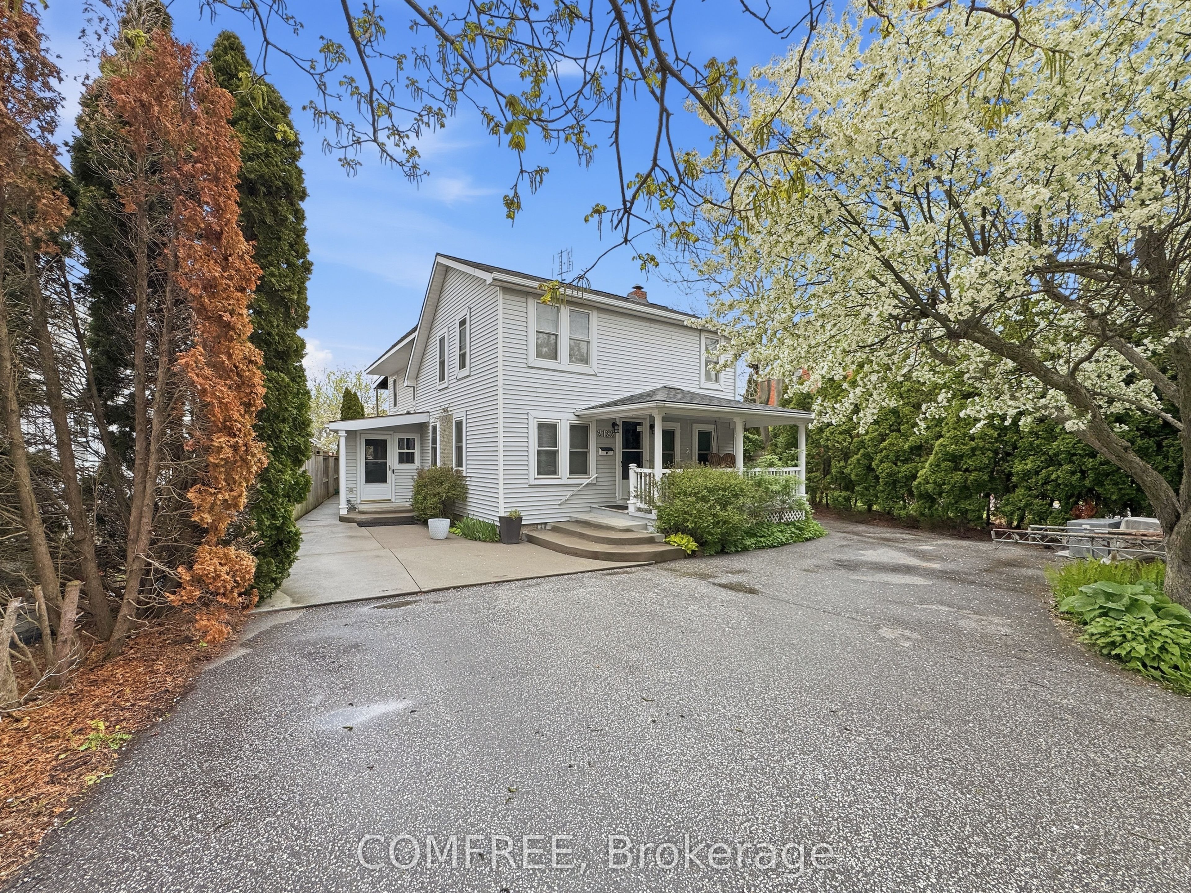 2122 Old Front Road, LaSalle, ON N9J 2C9