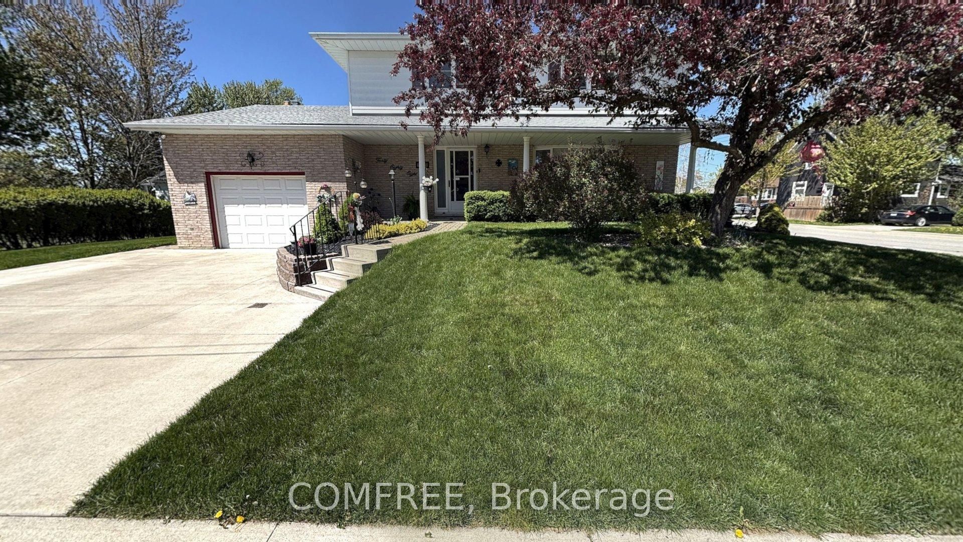 4088 Florence Avenue, Petrolia, ON N0N 1R0
