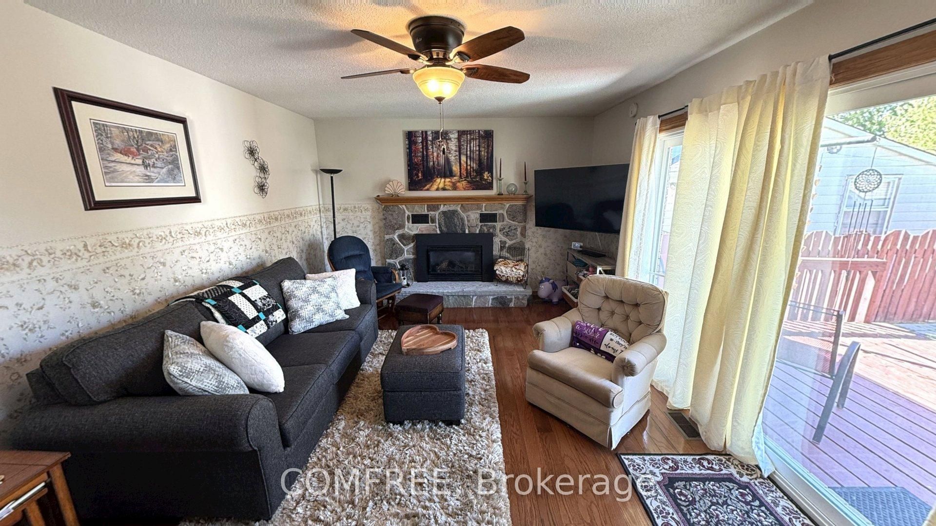 4088 Florence Avenue, Petrolia, ON N0N 1R0 photo 2