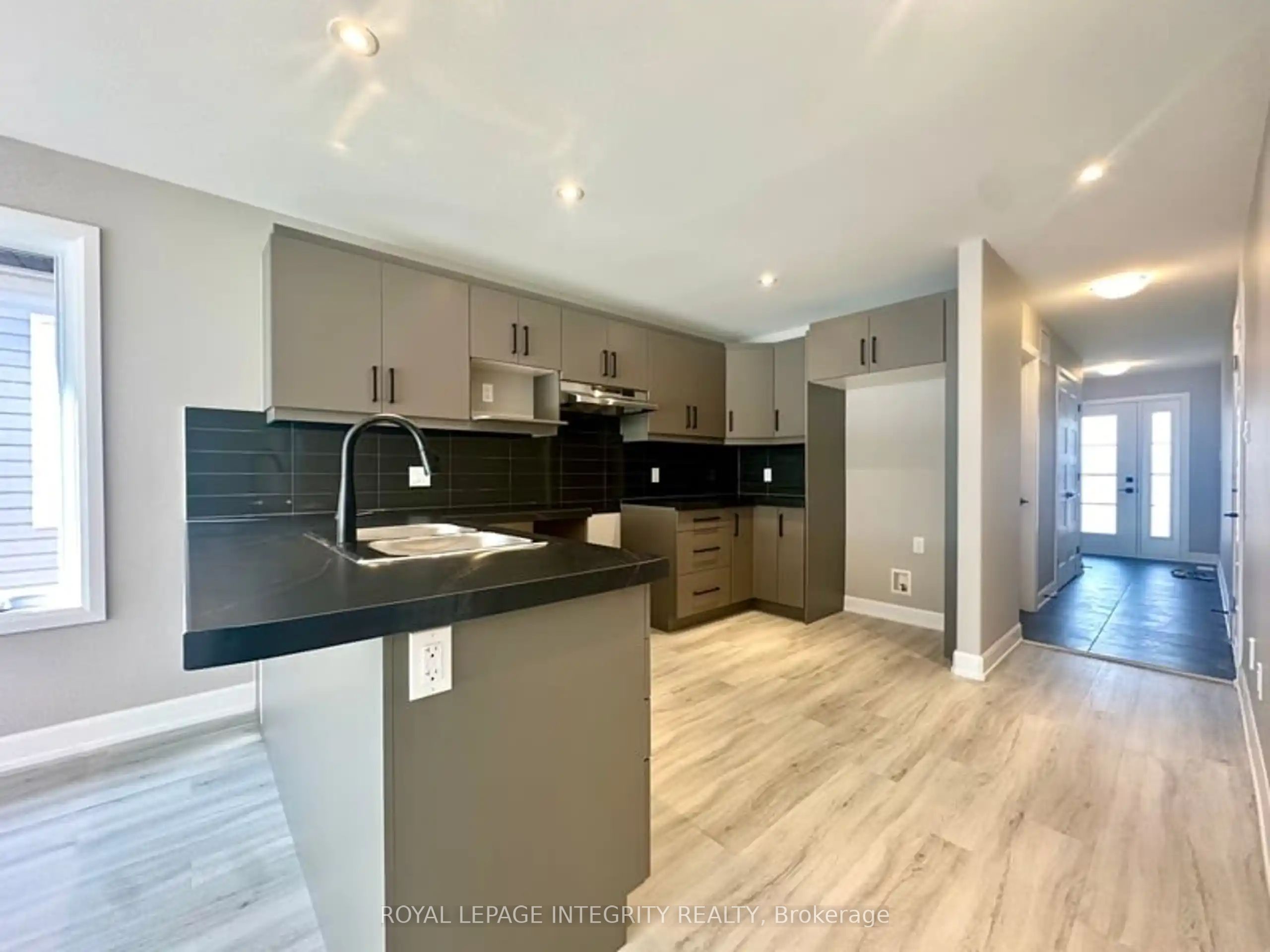 1232 Montblanc Crescent A, Russell, ON K0A 1W0 photo 2
