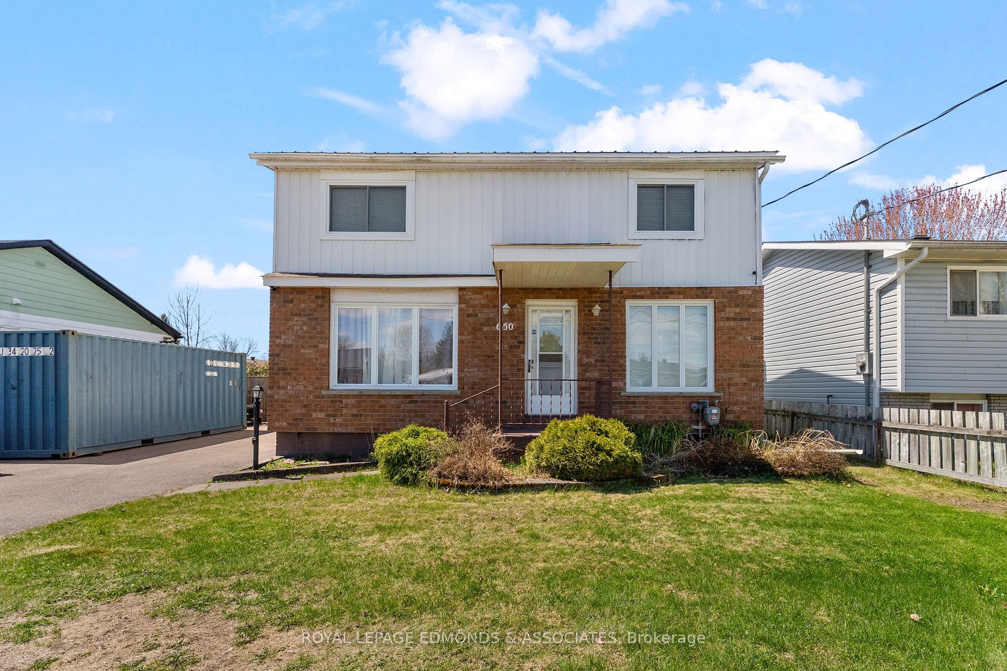 650 Lorne Street W, Laurentian Valley, ON K8A 6T6