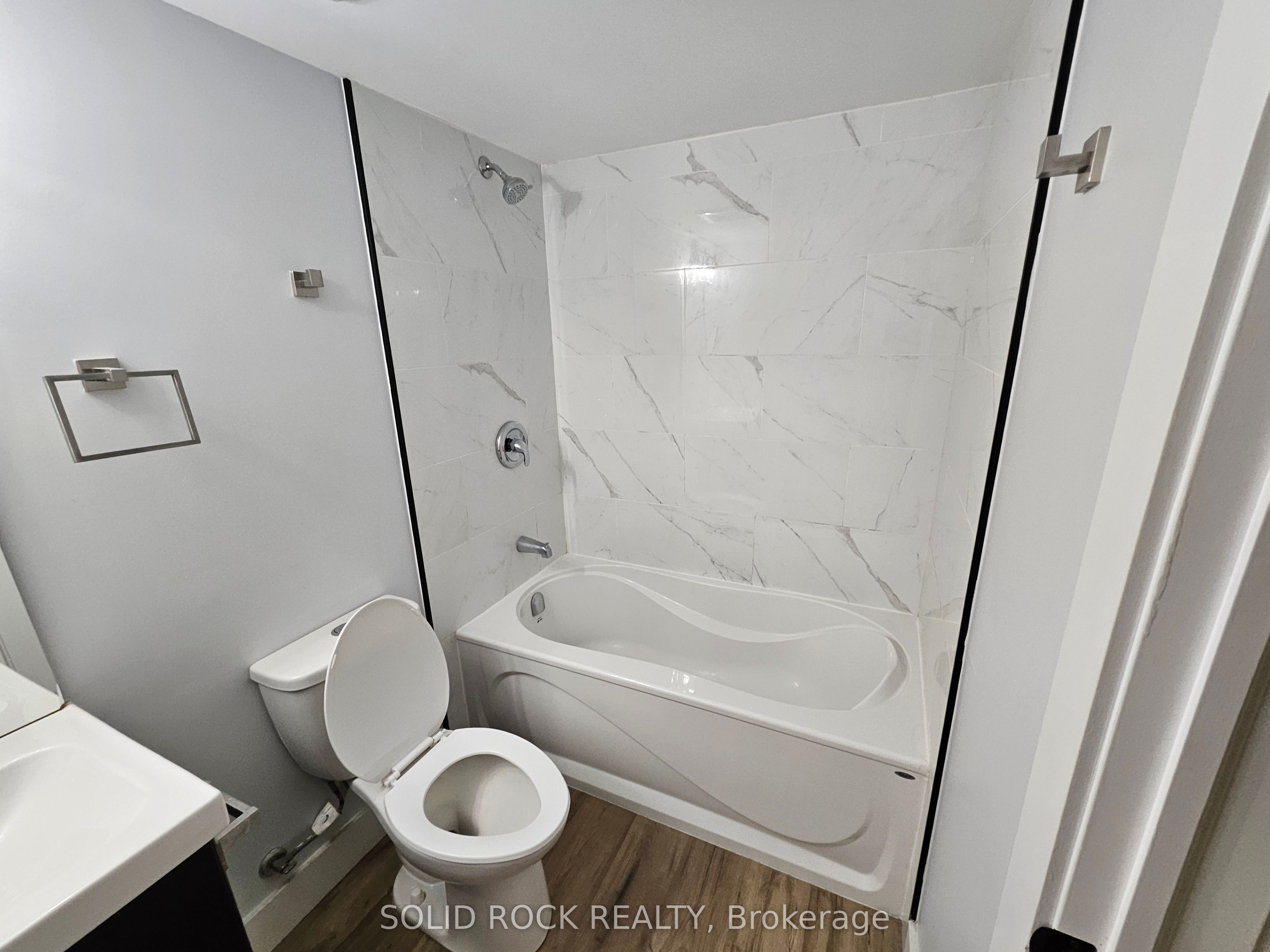 846 Alpine Avenue, Britannia Heights - Queensway Terrace N and Area, ON K2B 5R6 photo 4