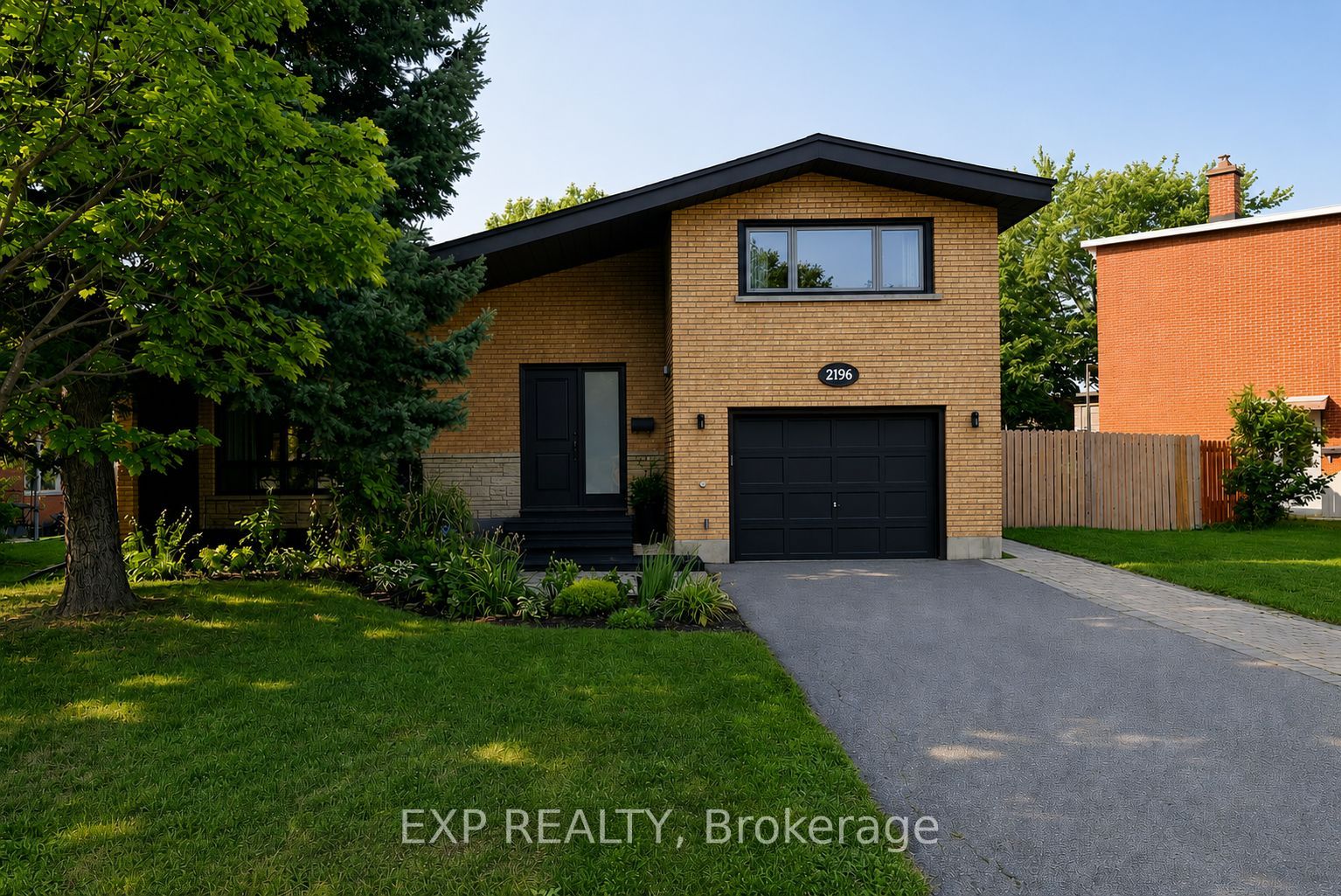 2196 Plesser Street, Elmvale Acres and Area, ON K1G 2X3 photo 2