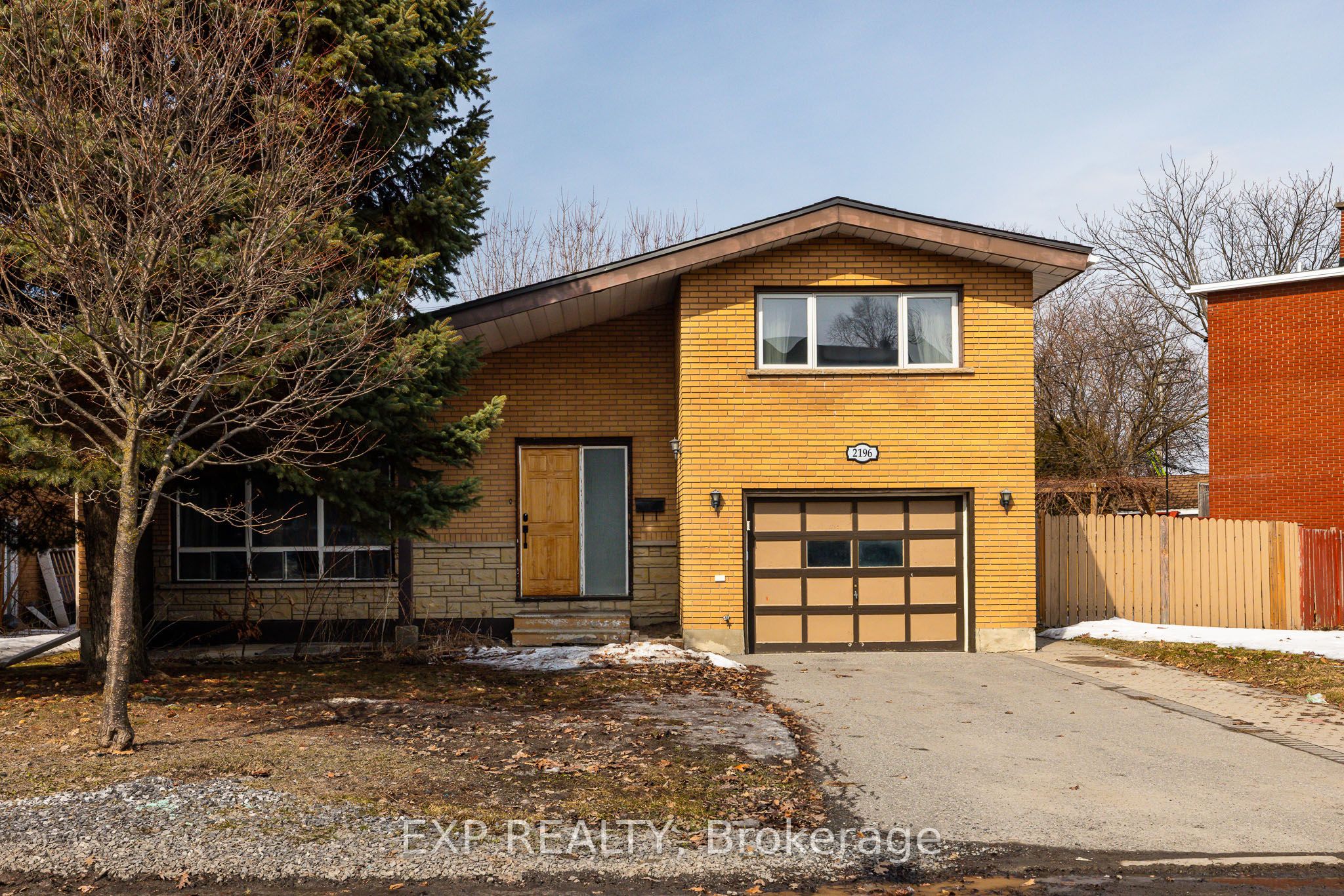 2196 Plesser Street, Elmvale Acres and Area, ON K1G 2X3 photo 3