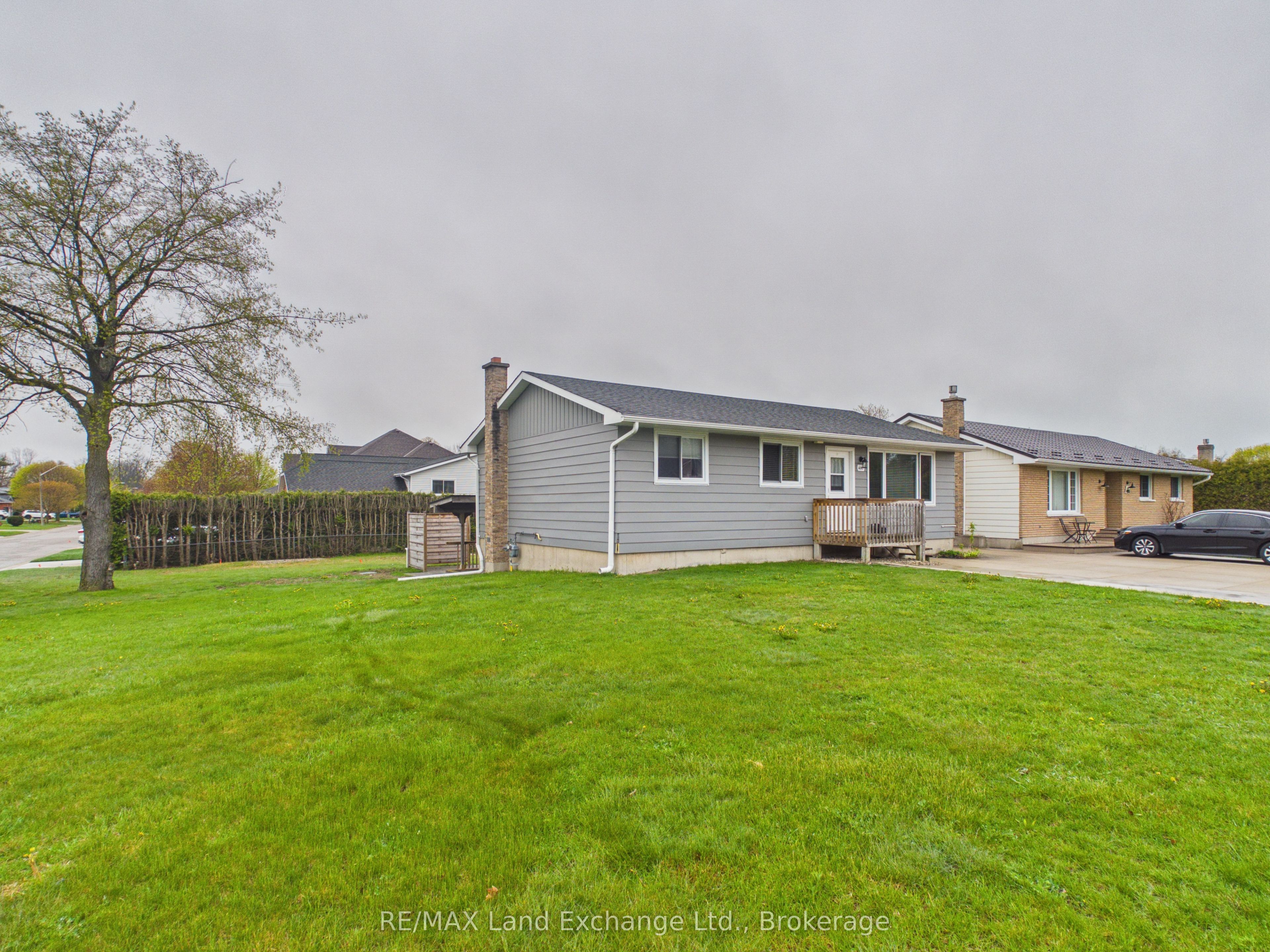 490 St Albert Street, Kincardine, ON N2Z 2W6 photo 2