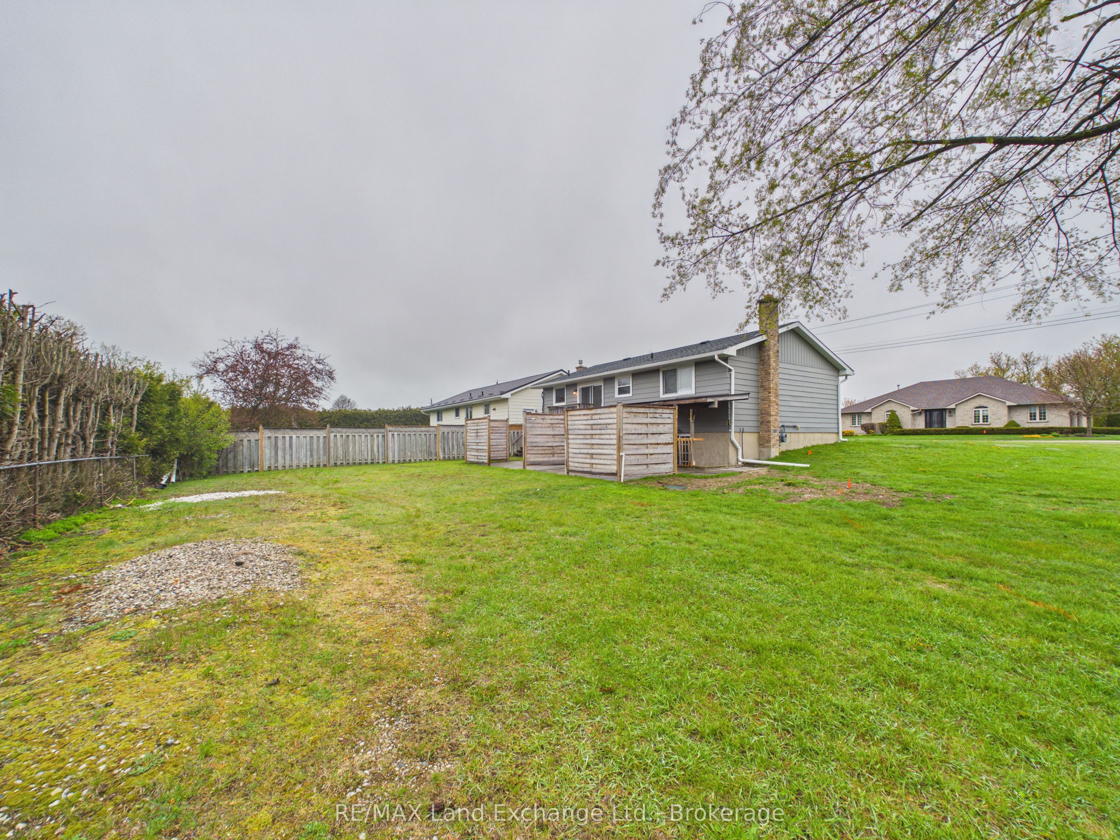 490 St Albert Street, Kincardine, ON N2Z 2W6 photo 3