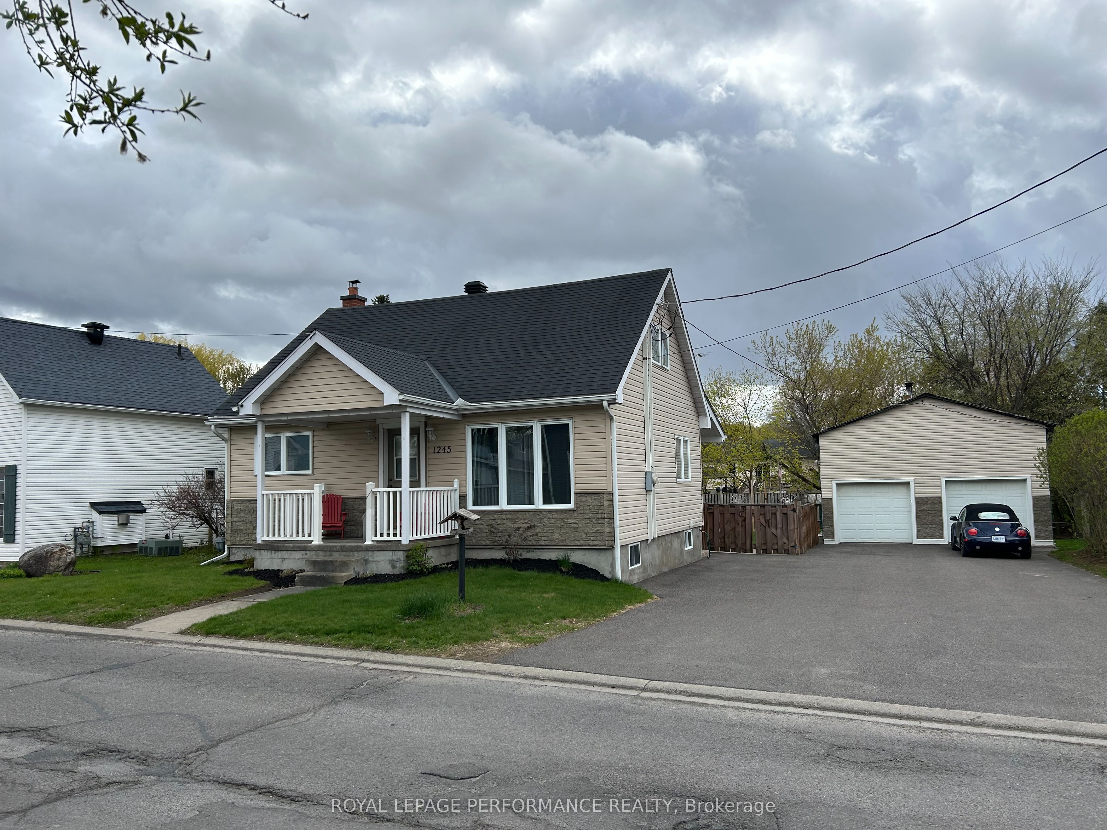 1245 S Alma Street, Clarence-Rockland, ON K4K 1C5