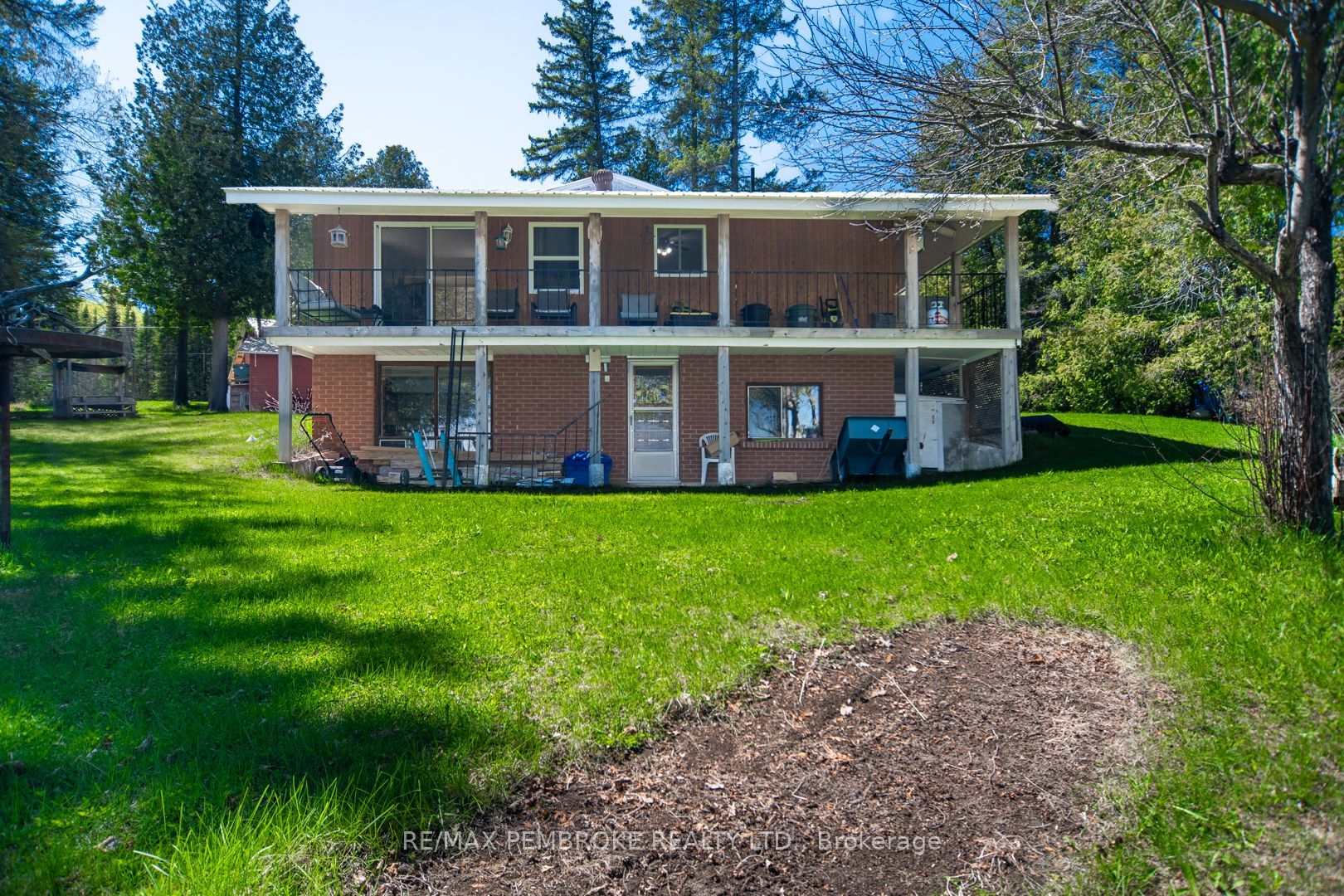 714 Lacroix Bay Road, Whitewater Region, ON K0J 2L0 photo 2
