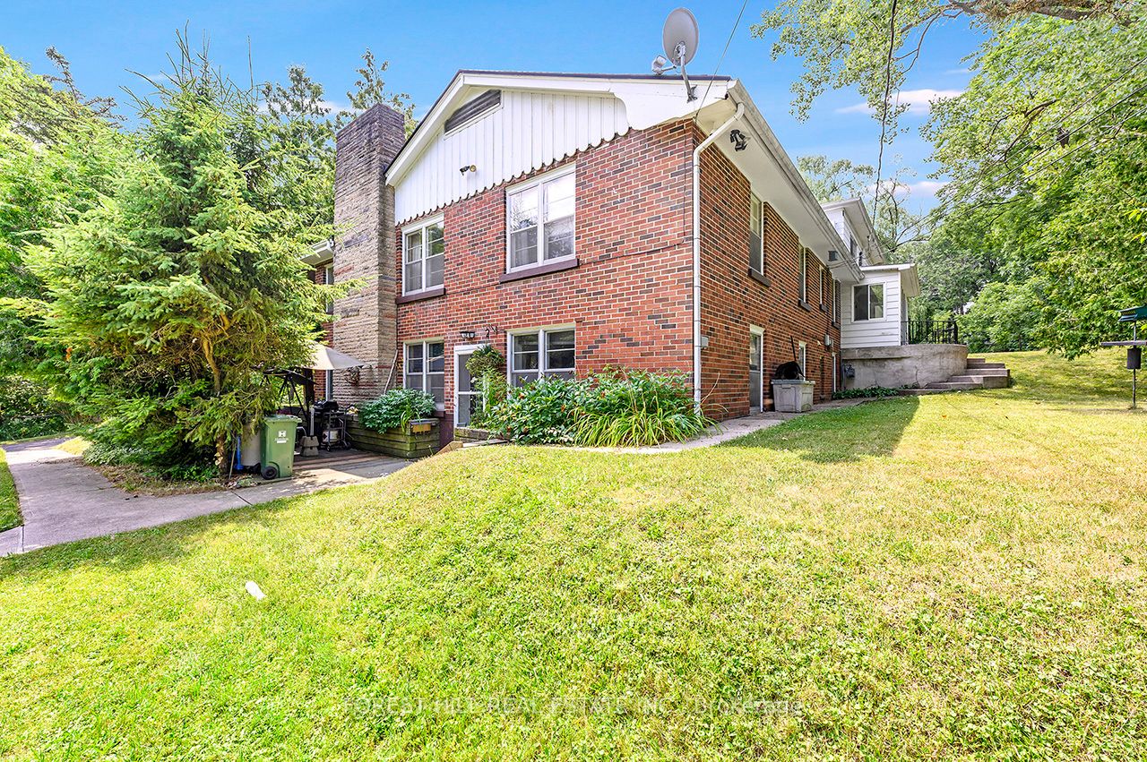18 Sullivan's Lane, Hamilton, ON L9H 5N7 photo 2