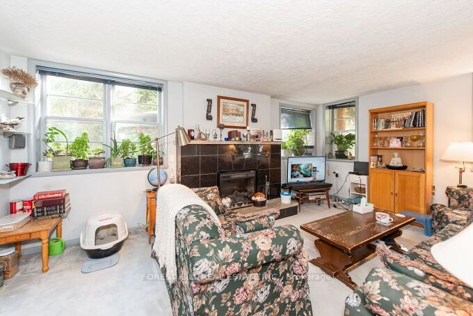 18 Sullivan's Lane, Hamilton, ON L9H 5N7 photo 5