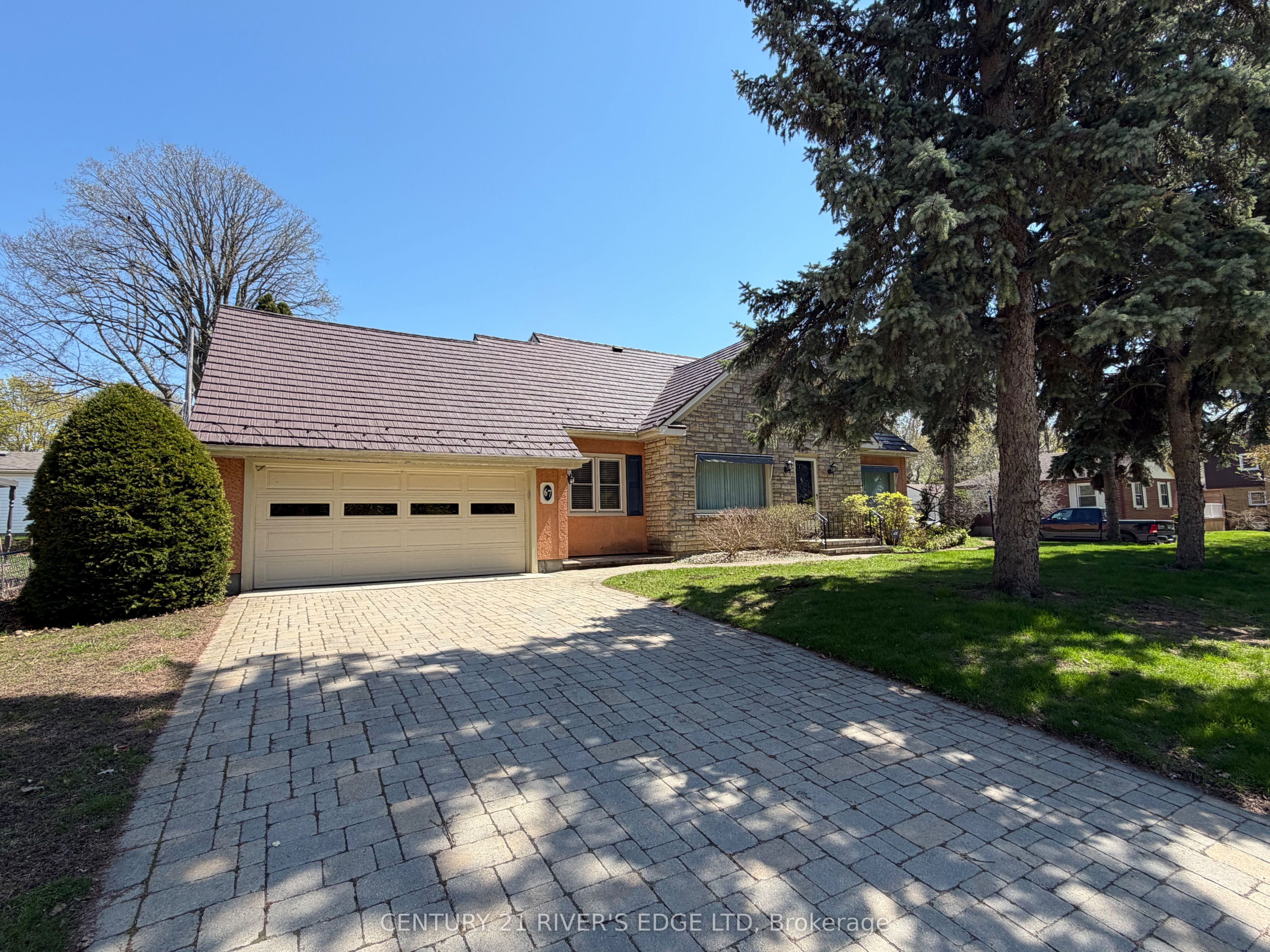 67 North Augusta Road, Brockville, ON K6V 2X7 photo 2