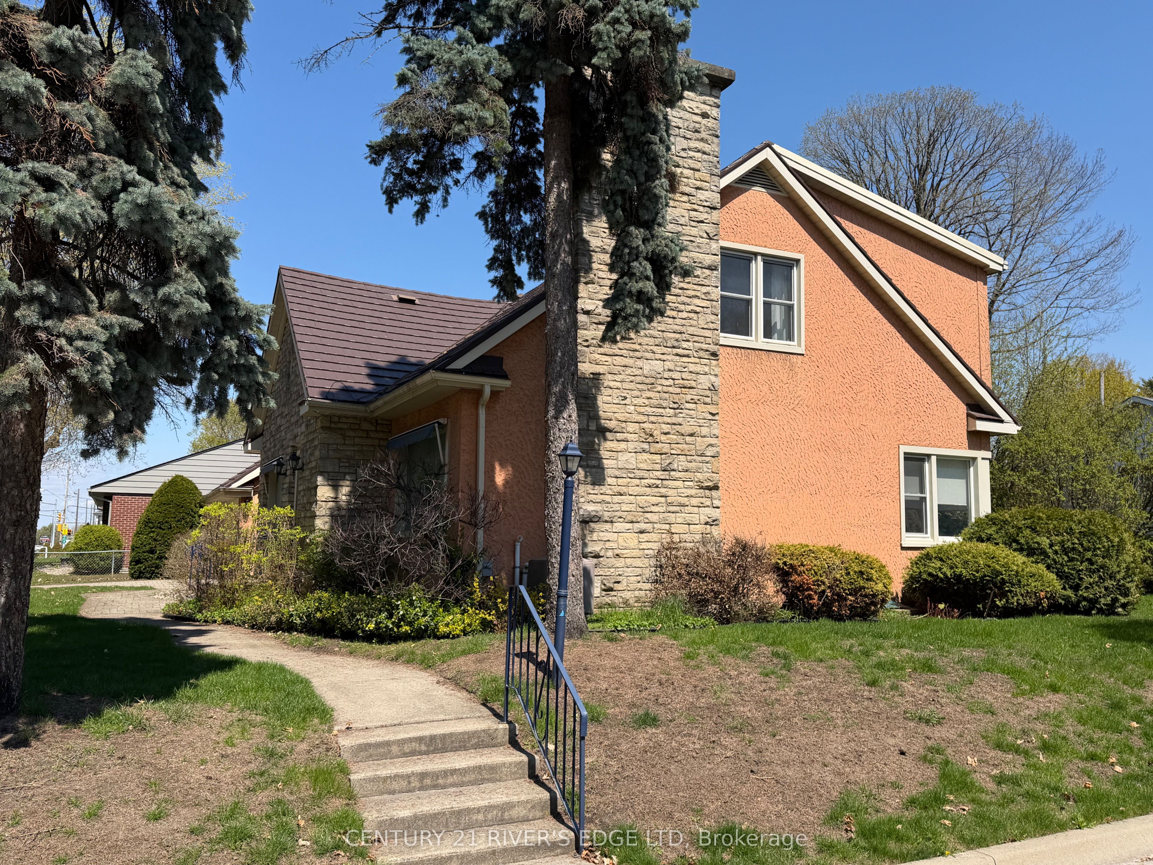 67 North Augusta Road, Brockville, ON K6V 2X7 photo 3