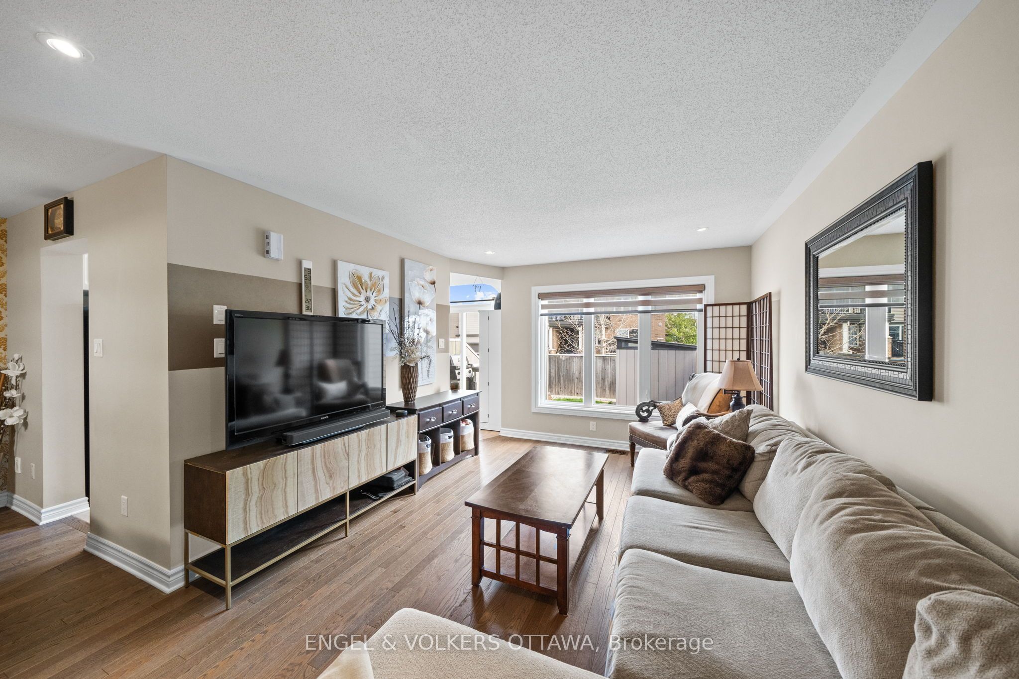 107 Mancini Way, Barrhaven, ON K2J 5X3 photo 5
