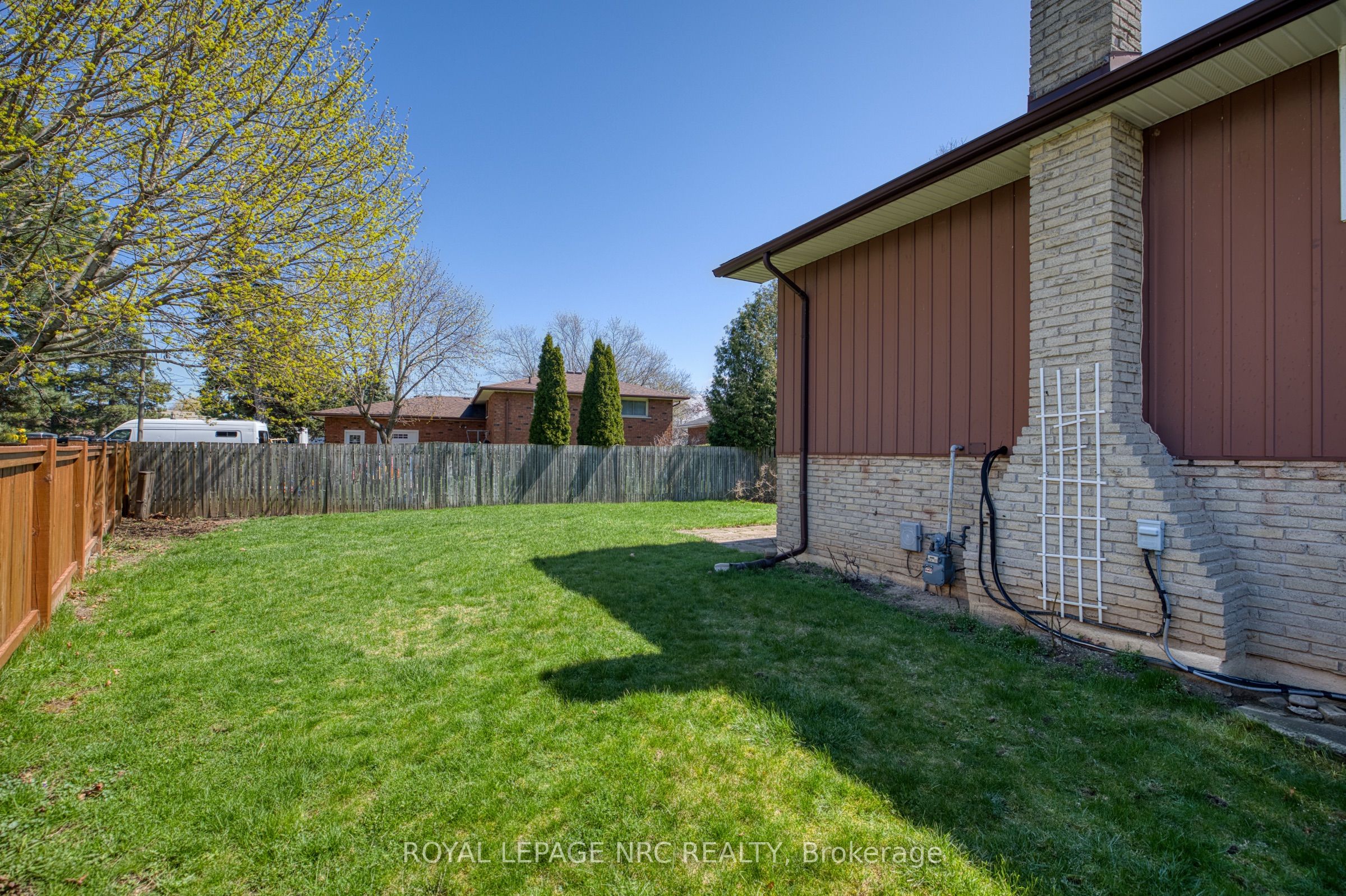 8 Kerwin Gate, St. Catharines, ON L2N 4J8 photo 3