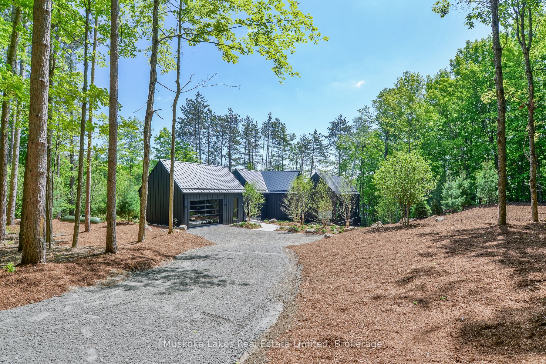 1074 Woodington Road Unit 1, Muskoka Lakes, ON P0B 1G0 photo 2