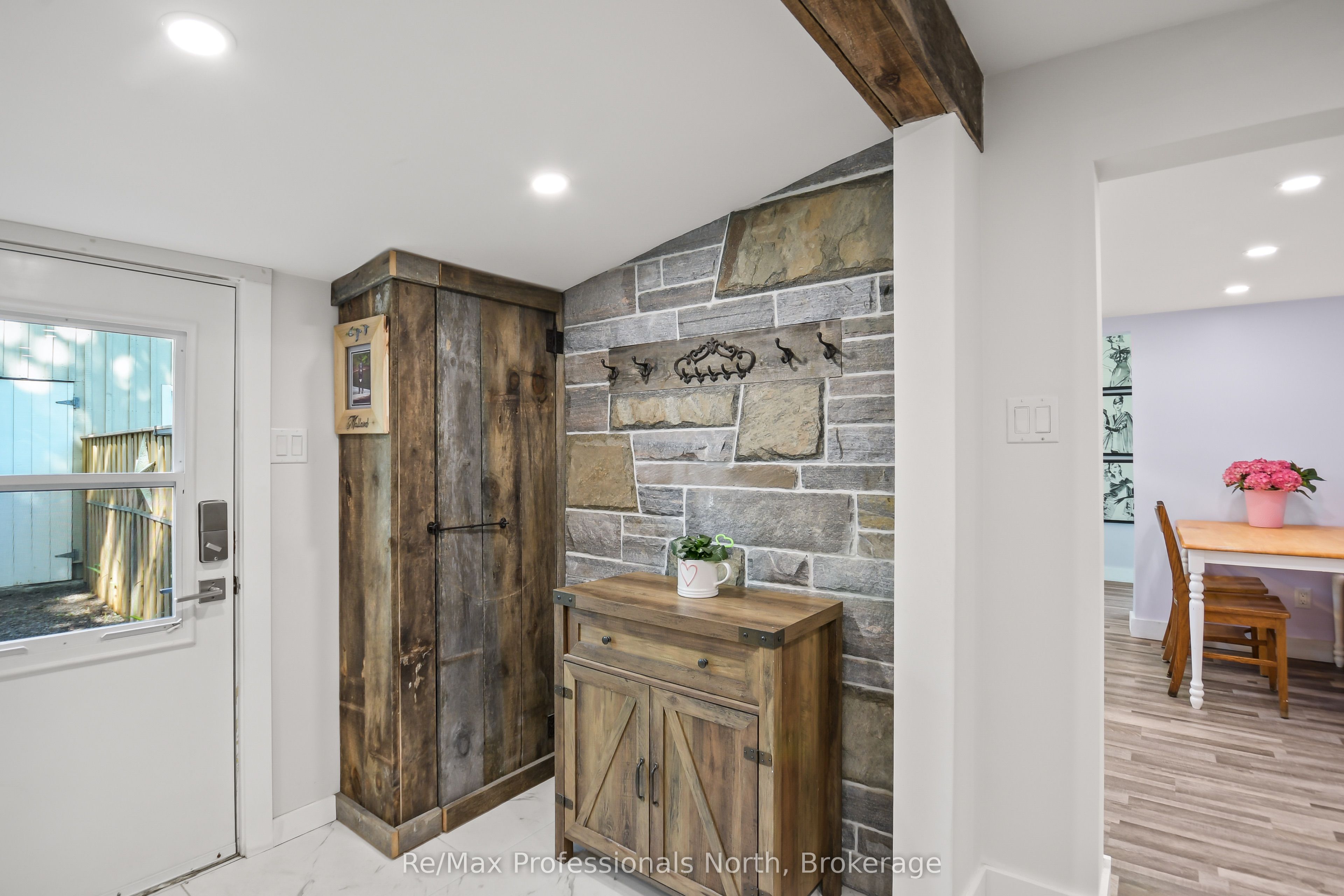 550 PINEDALE Road, Gravenhurst, ON P1P 1M1 photo 3