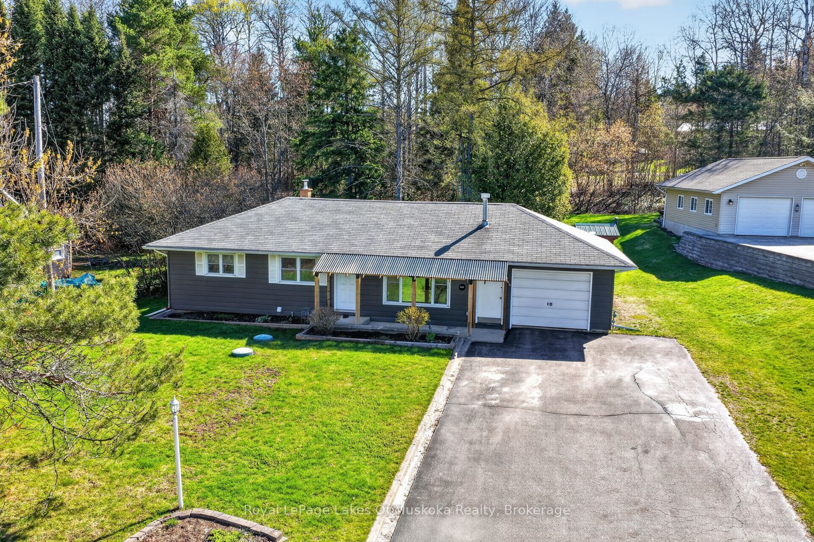 86 Ontario Street, Armour, ON P0A 1C0