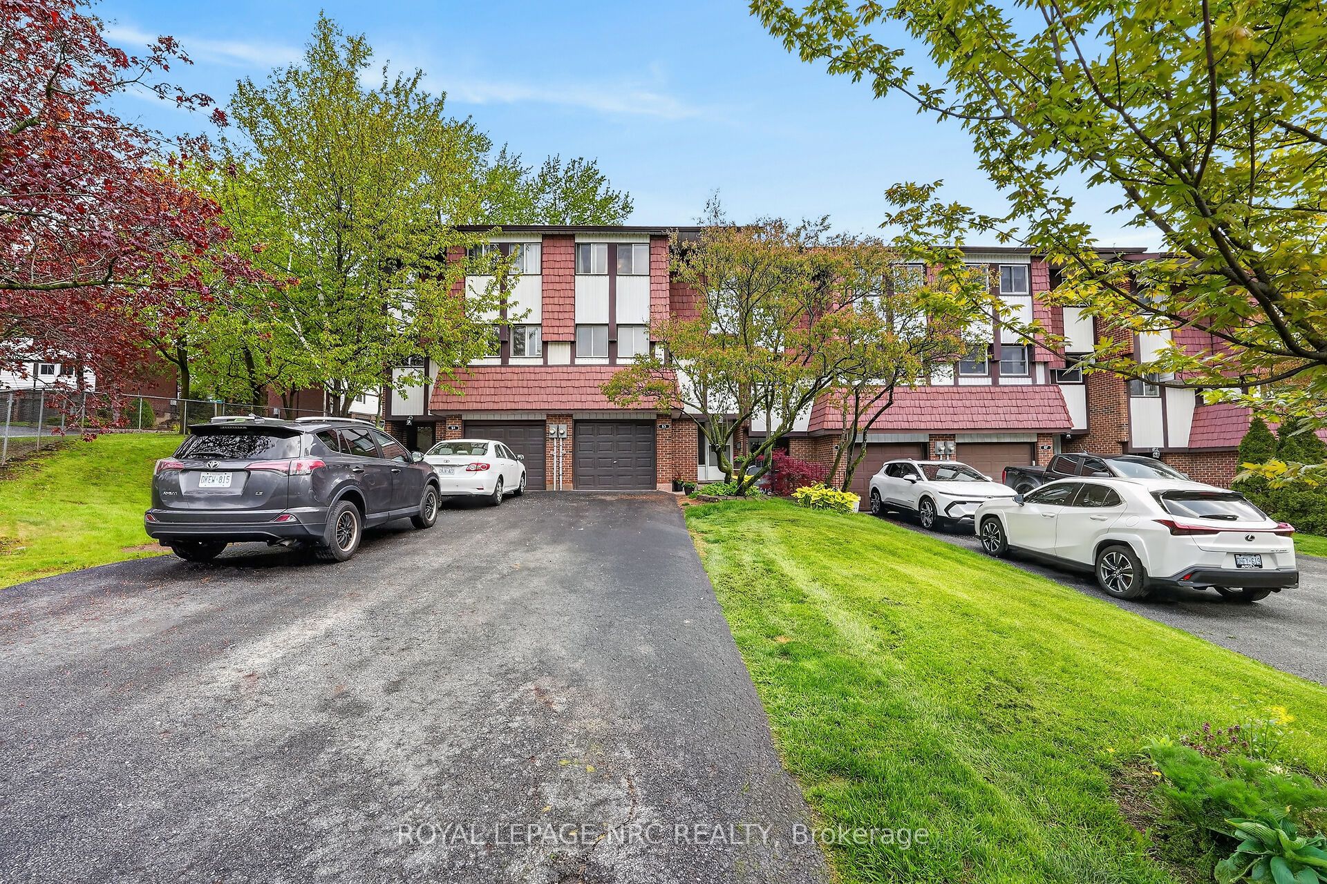 53 Larraine Avenue, Hamilton, ON L9H 6E5 photo 3