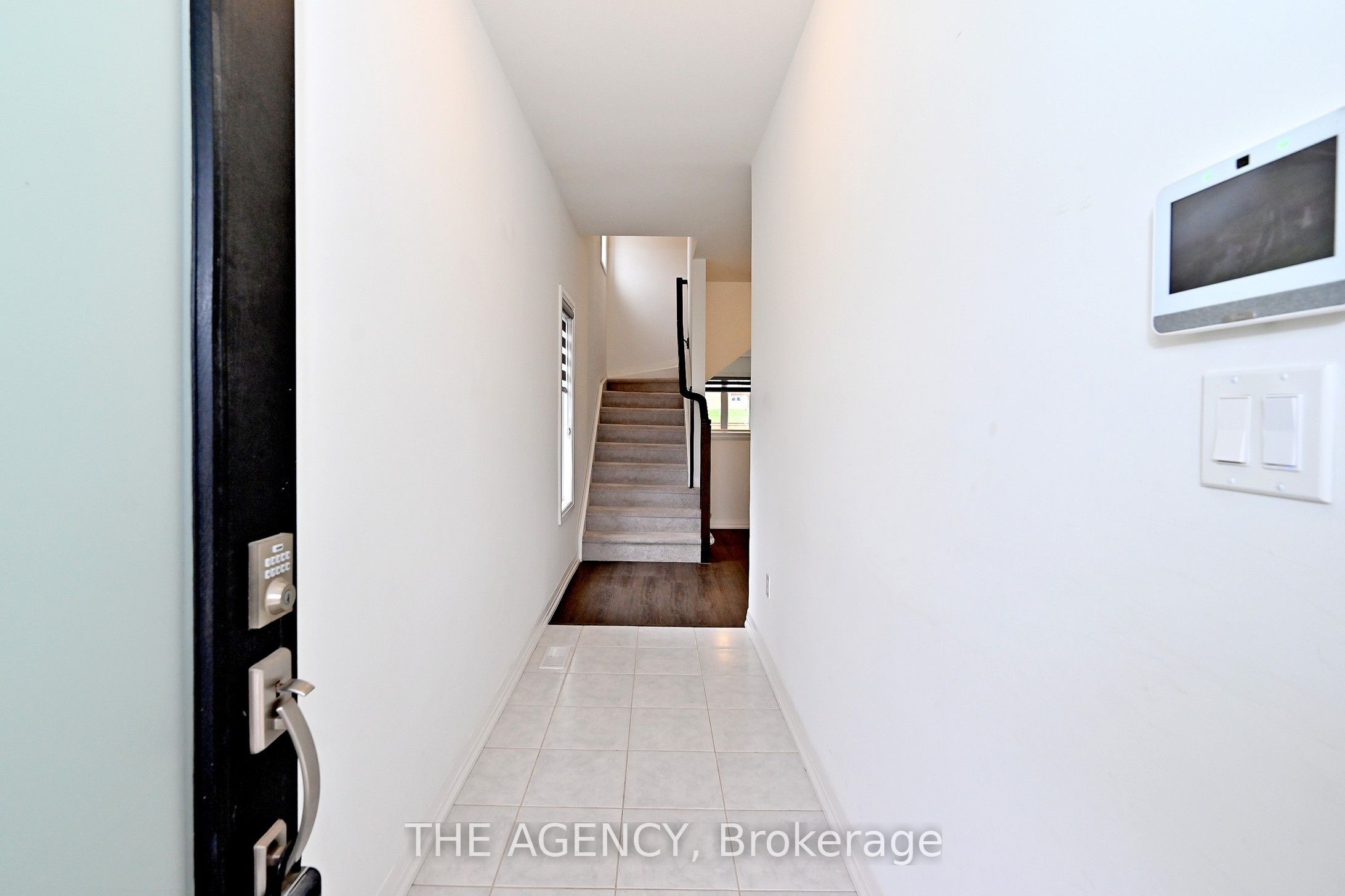 4552 Portage Road 104, Niagara Falls, ON L2E 6A8 photo 4