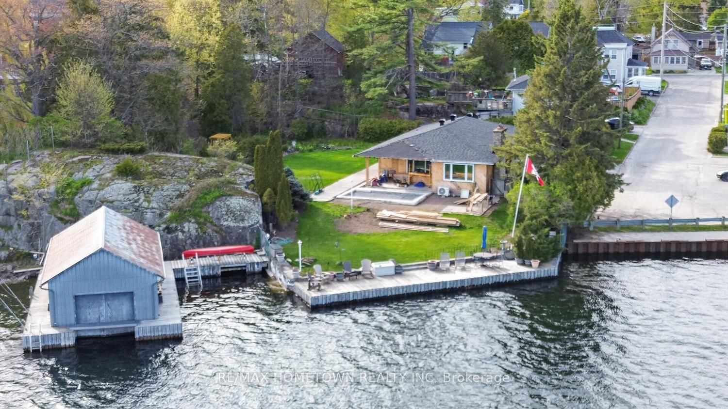 14 Thomas Street, Brockville, ON K6V 5L1