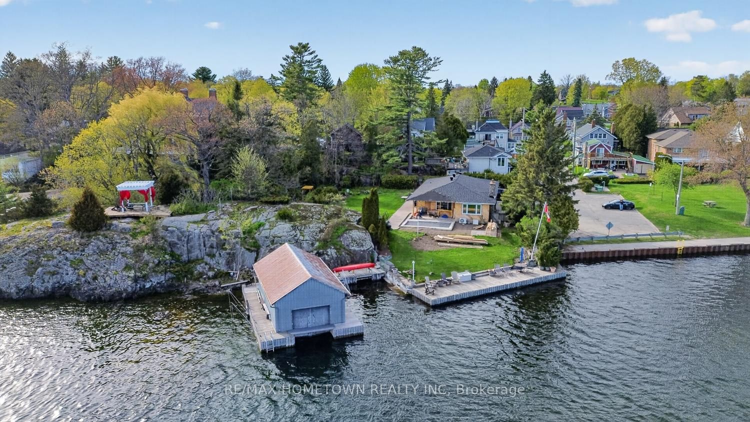 14 Thomas Street, Brockville, ON K6V 5L1 photo 2