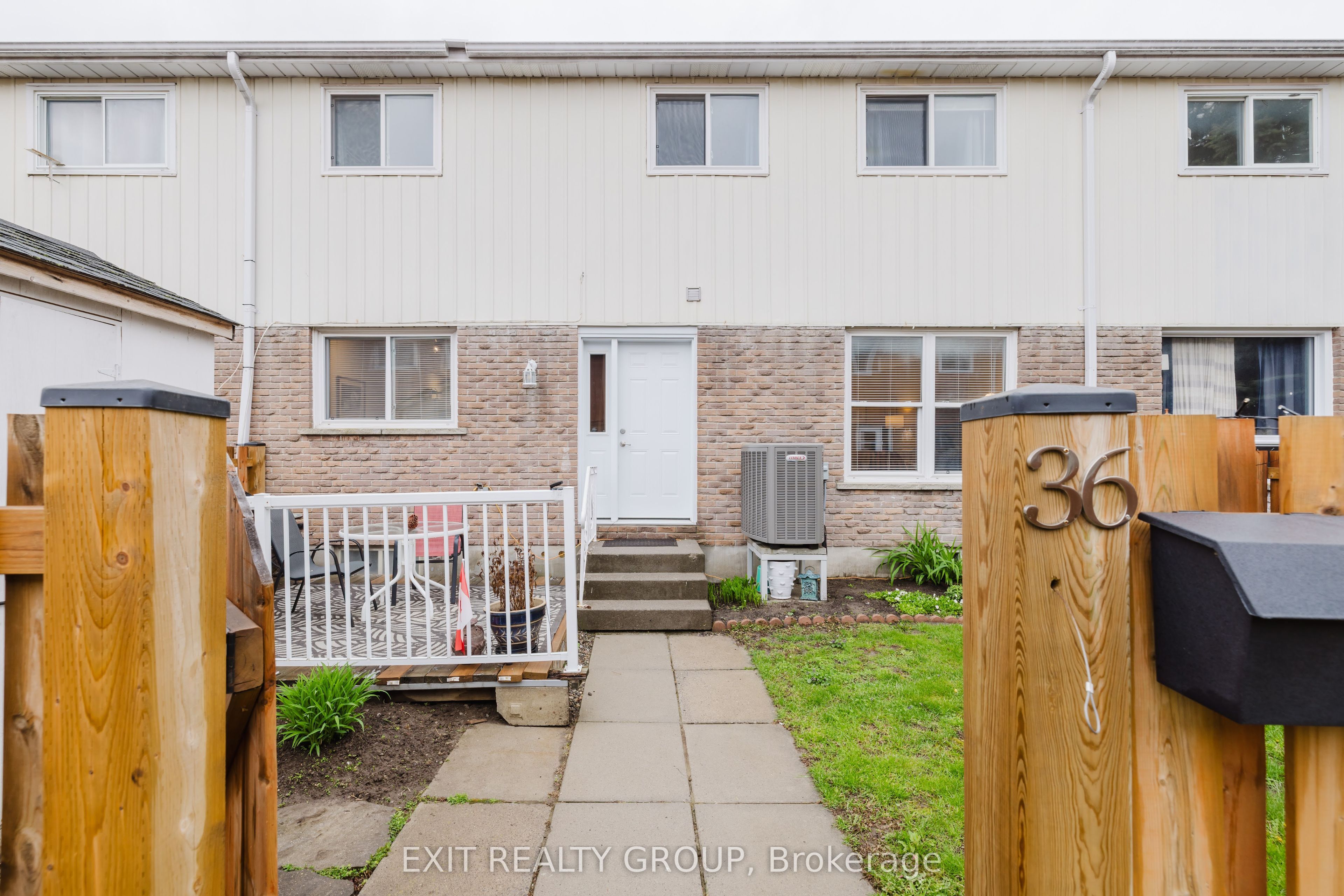 19 Tracey Park Drive 36, Belleville, ON K8P 4R4 photo 2