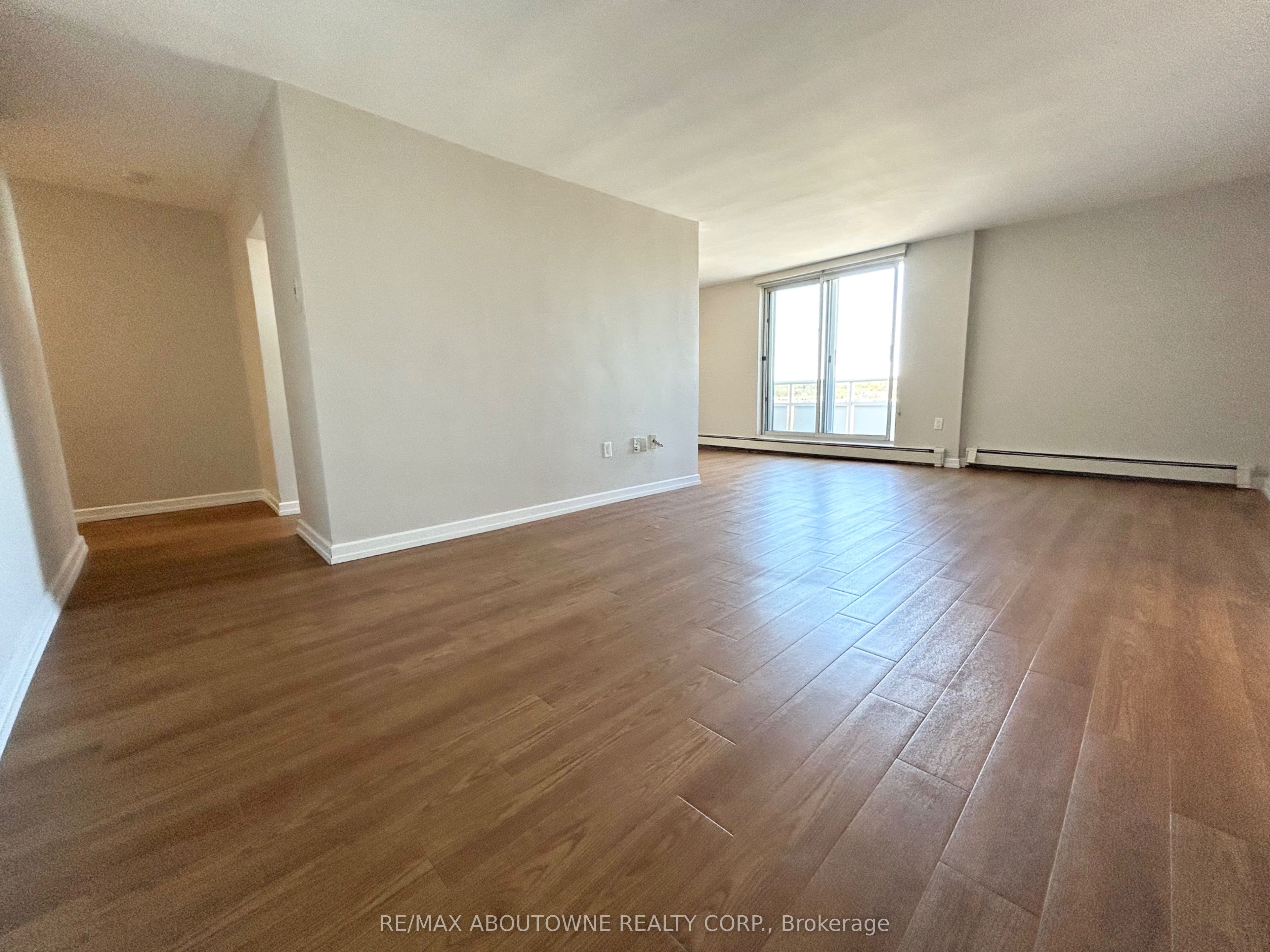 10 Overlea Drive 1114, Kitchener, ON N2M 5B8 photo 4