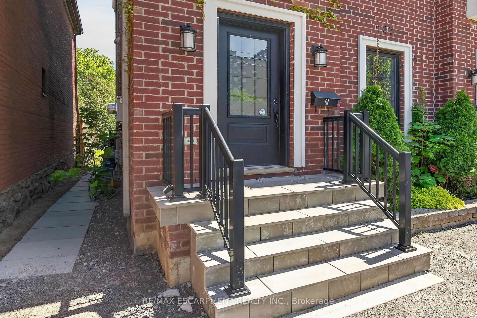 167 Walnut Street S, Hamilton, ON L8N 2L8 photo 2