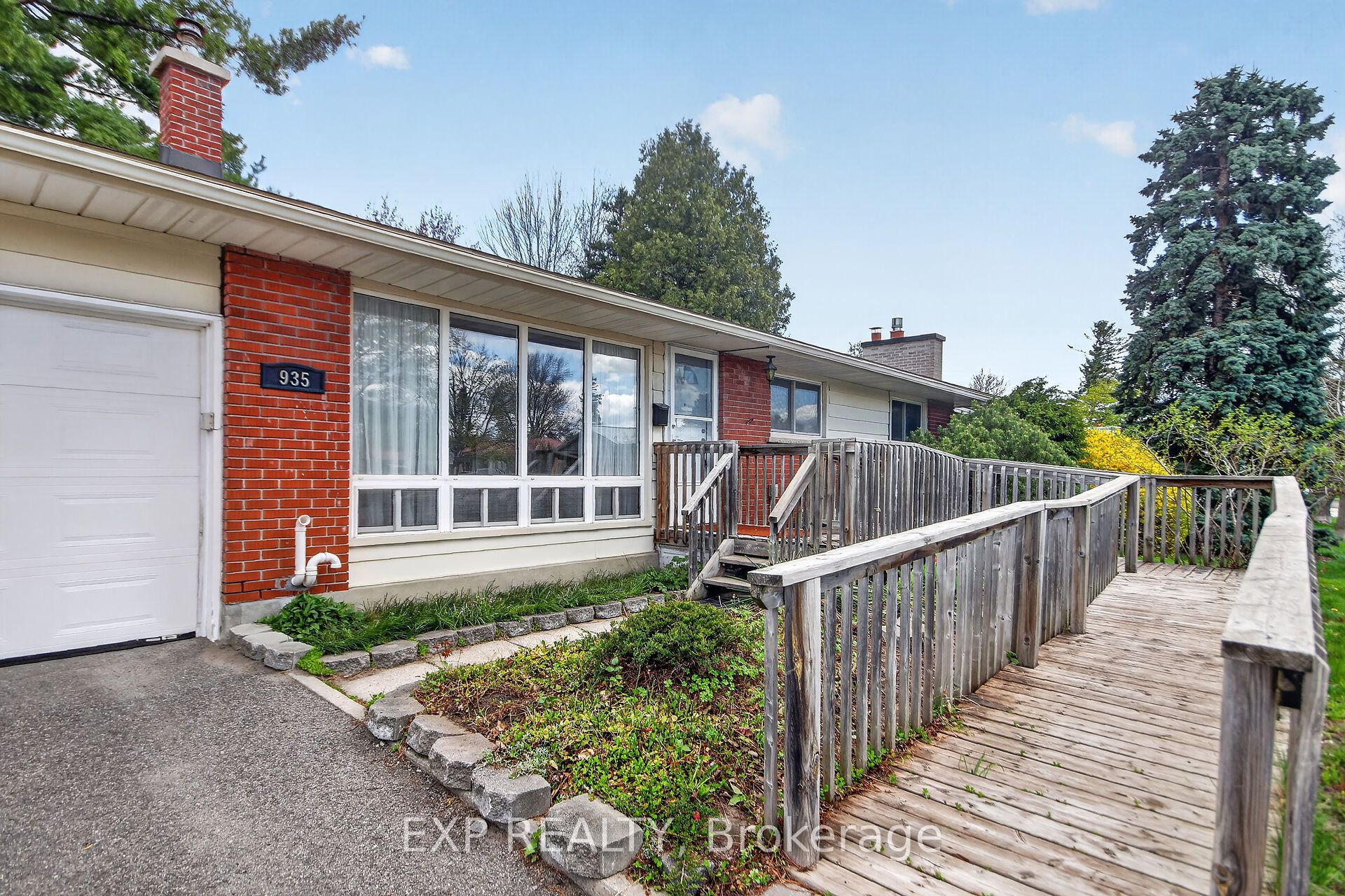 935 Pleasant Park Road, Elmvale Acres and Area, ON K1G 1Z6 photo 2