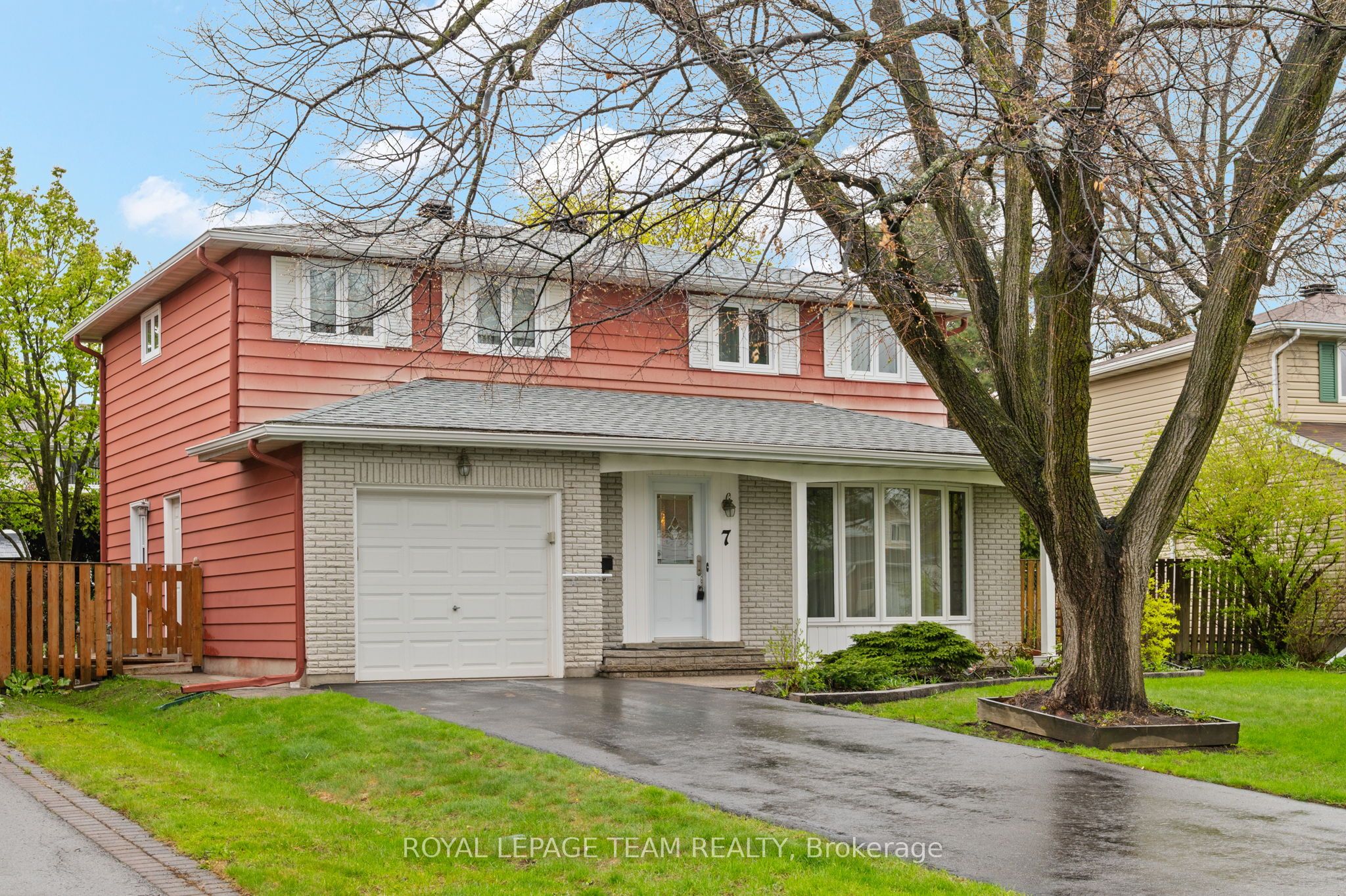 7 Centrepark Drive, Blackburn Hamlet, ON K1B 3C2