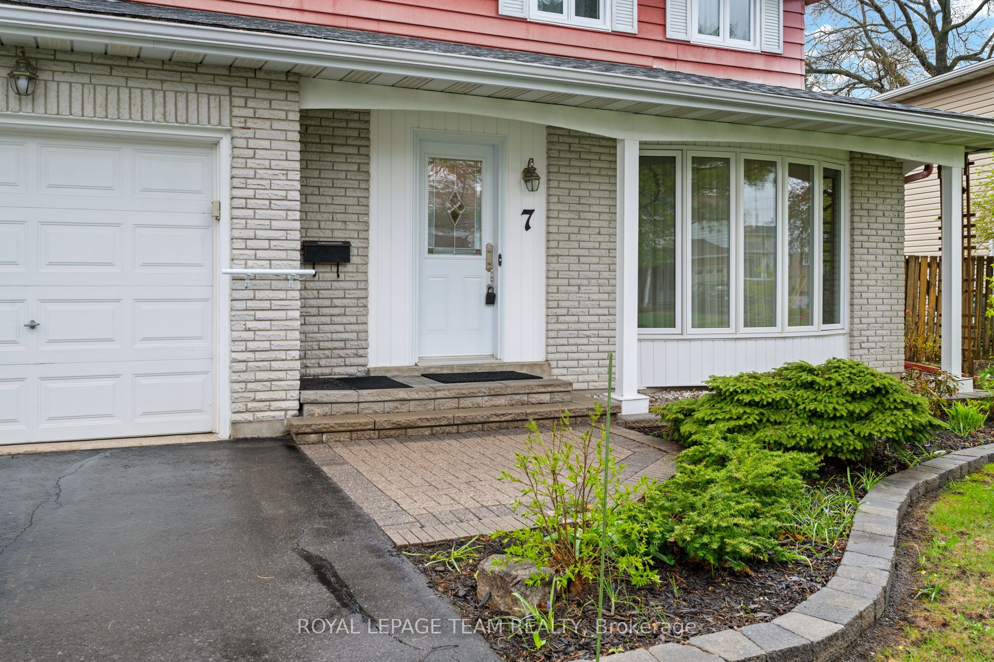 7 Centrepark Drive, Blackburn Hamlet, ON K1B 3C2 photo 5