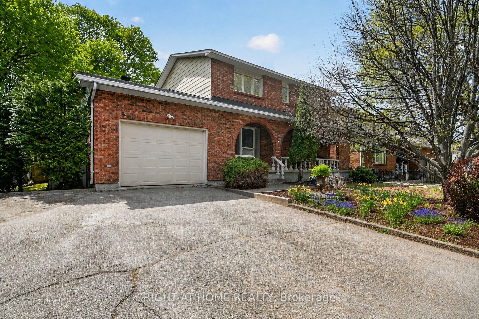 20 Palsen Street, Meadowlands - Crestview and Area, ON K2G 2W1