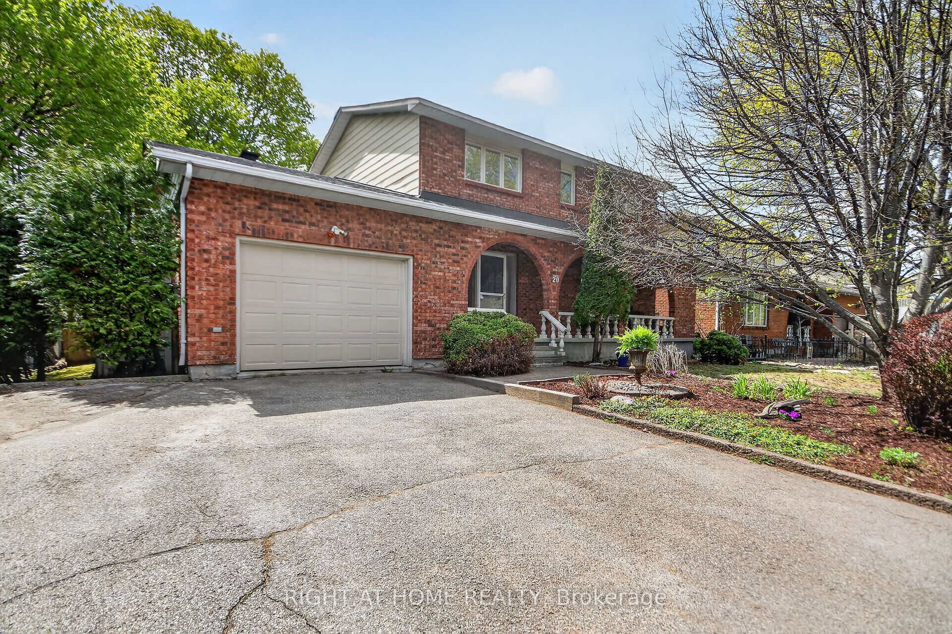 20 Palsen Street, Meadowlands - Crestview and Area, ON K2G 2W1 photo 2