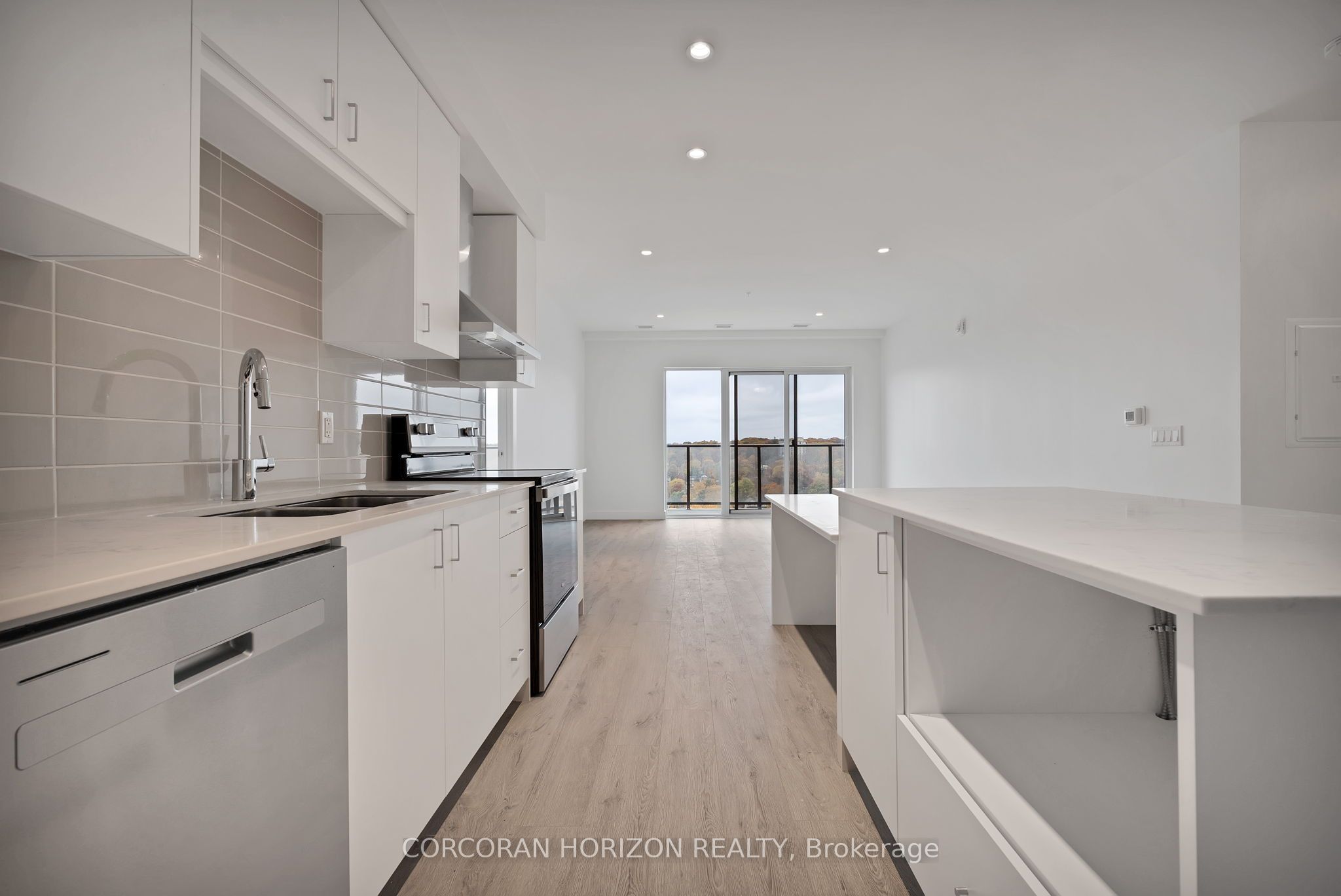 15 Glebe Street 1904, Cambridge, ON N1S 0C3 photo 2