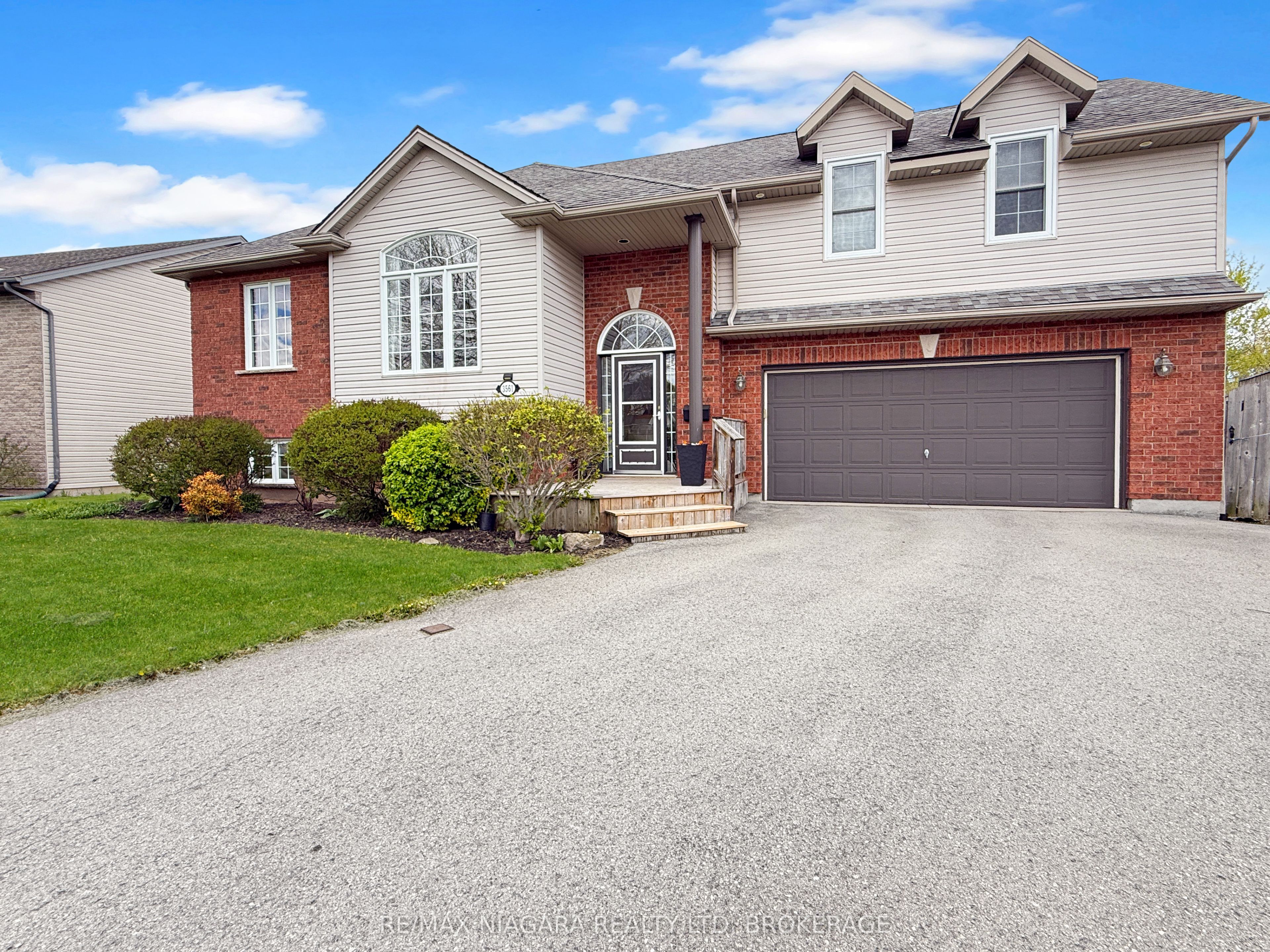 3561 Carver Street, Fort Erie, ON L0S 1S0 photo 2