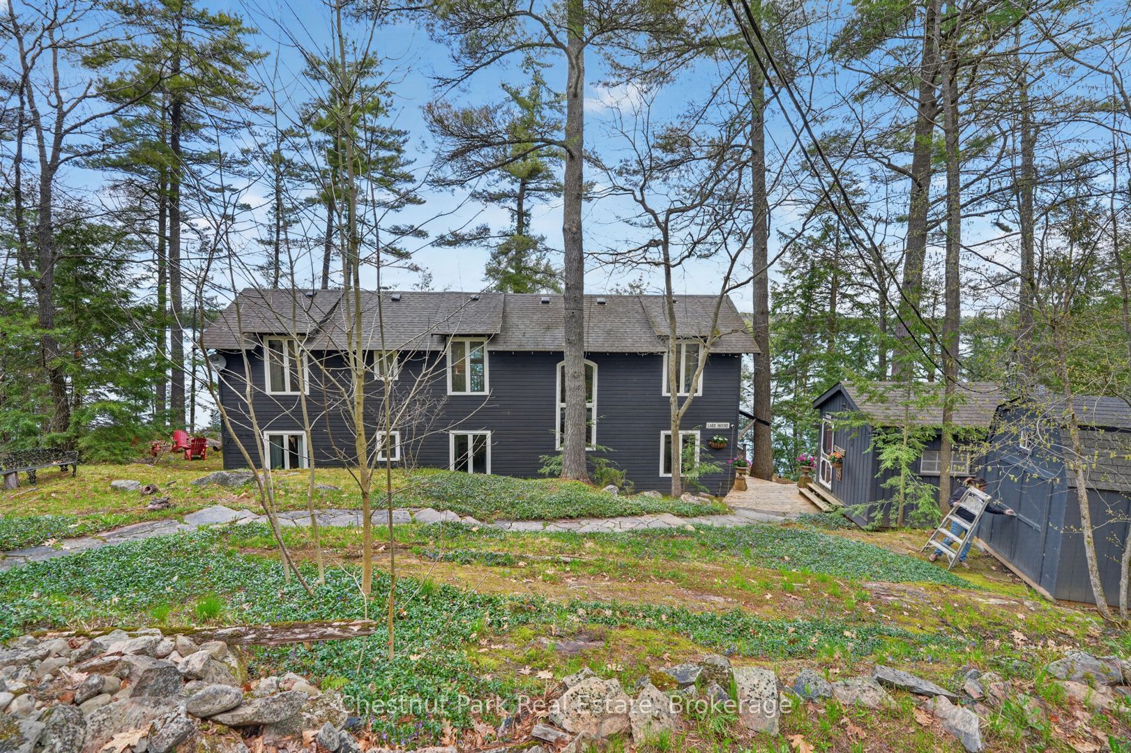1069 Ridge Road, Muskoka Lakes, ON P0C 1M0 photo 2