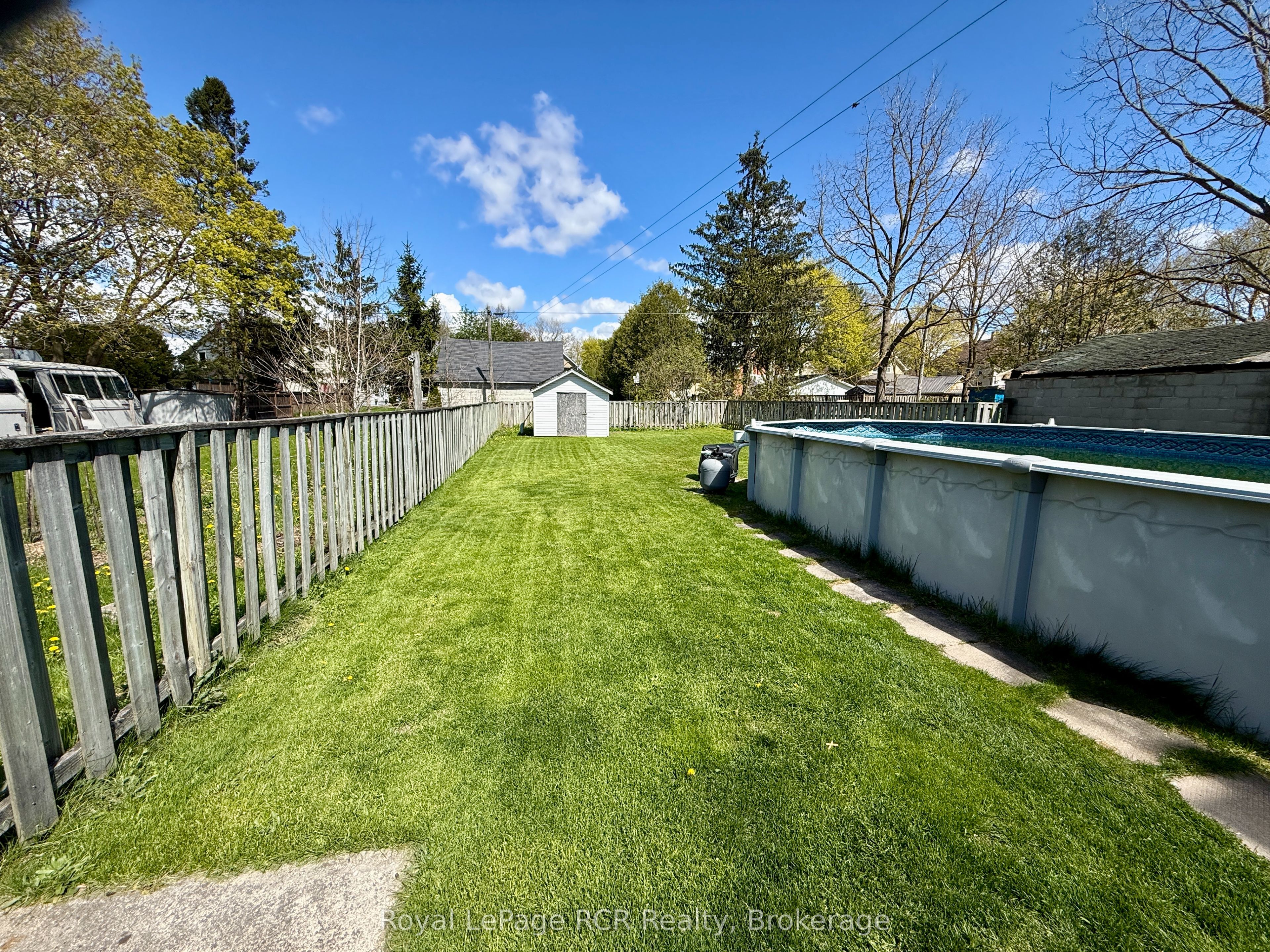 605 7th Avenue, Hanover, ON N4N 2J9 photo 2