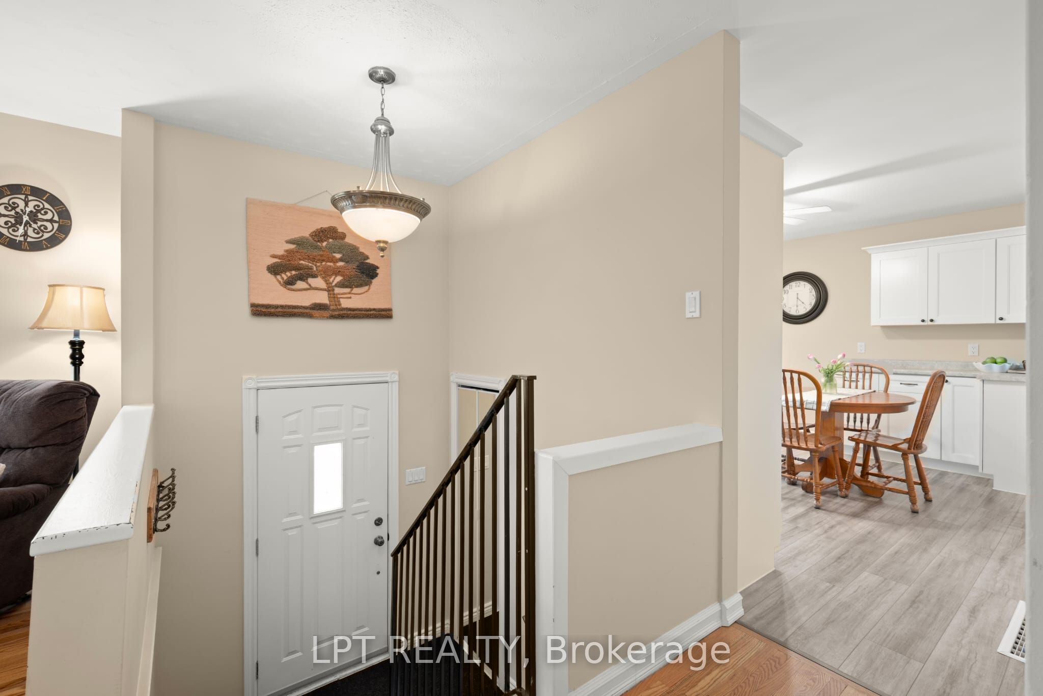 56 ST. PATRICK Street, Kawartha Lakes, ON K9V 1R5 photo 2